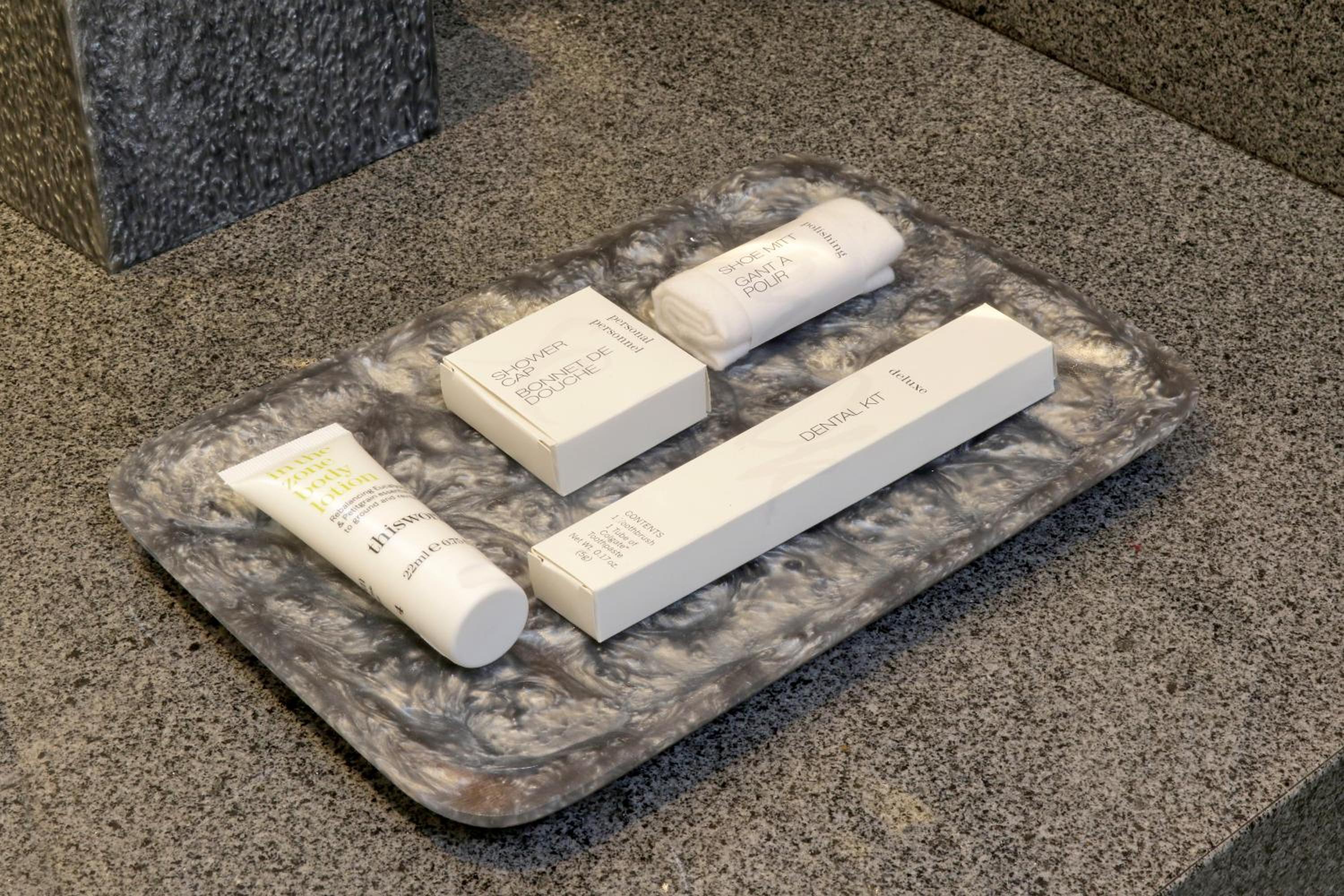 Standard King Room - Photo 7