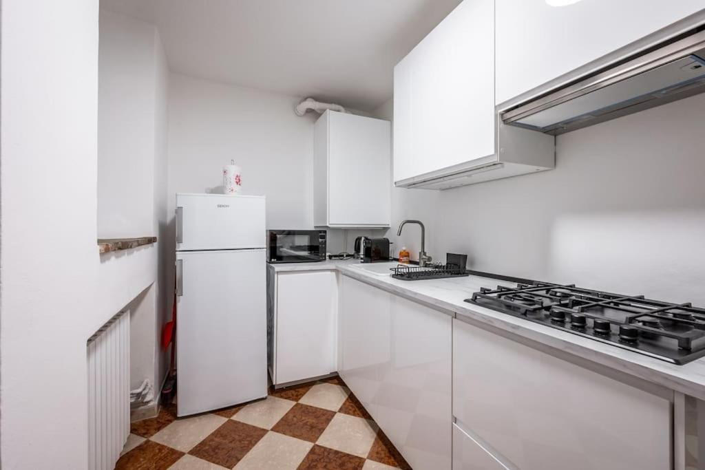 Apartment photo 2