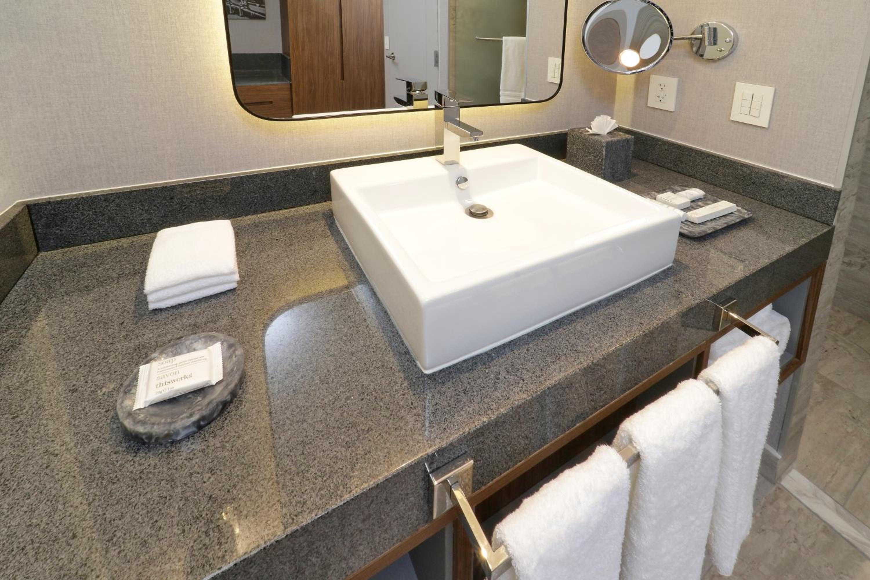 Standard Double Room with Two Double Beds - Photo 5