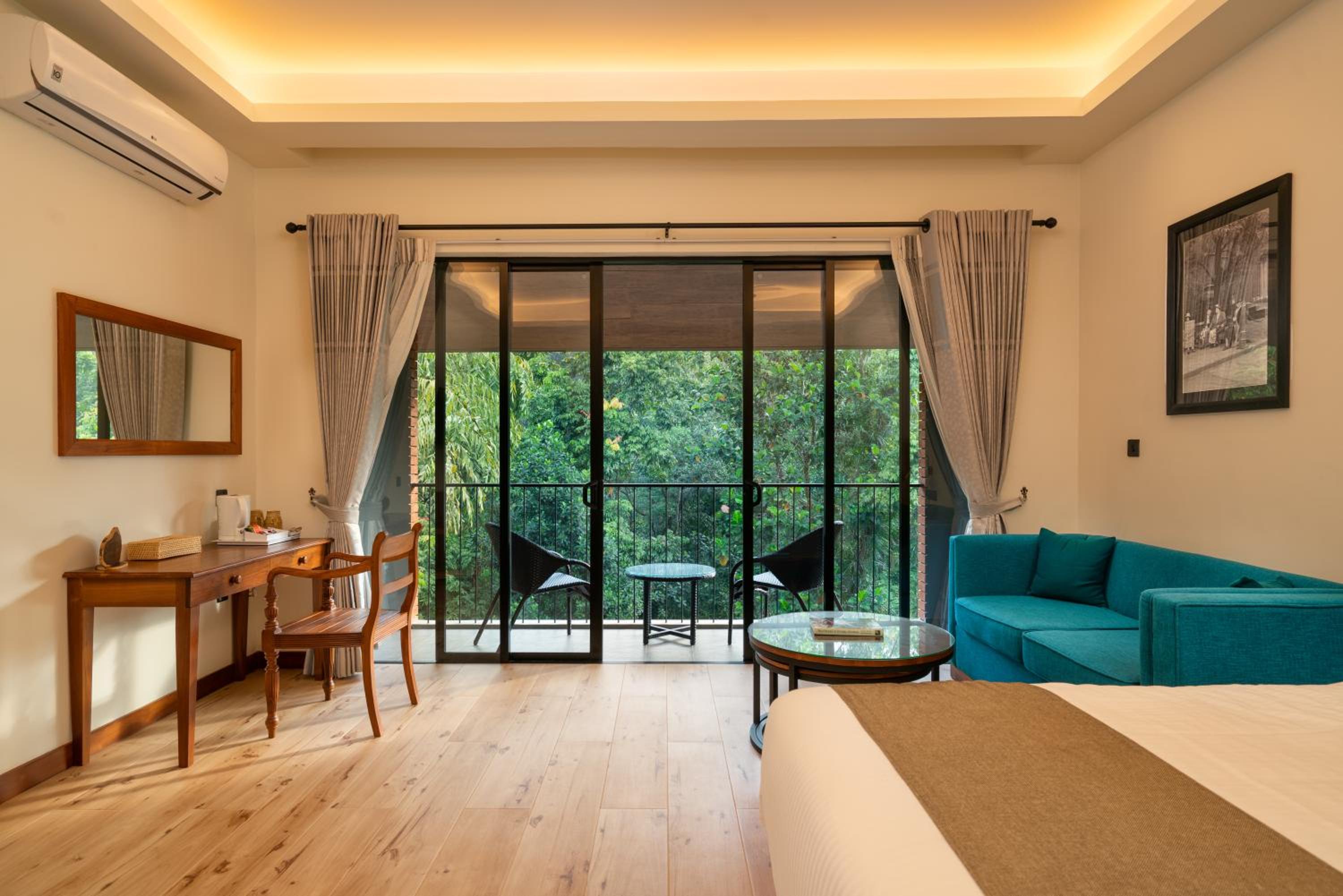 Deluxe Double Room with Extra Bed photo 2