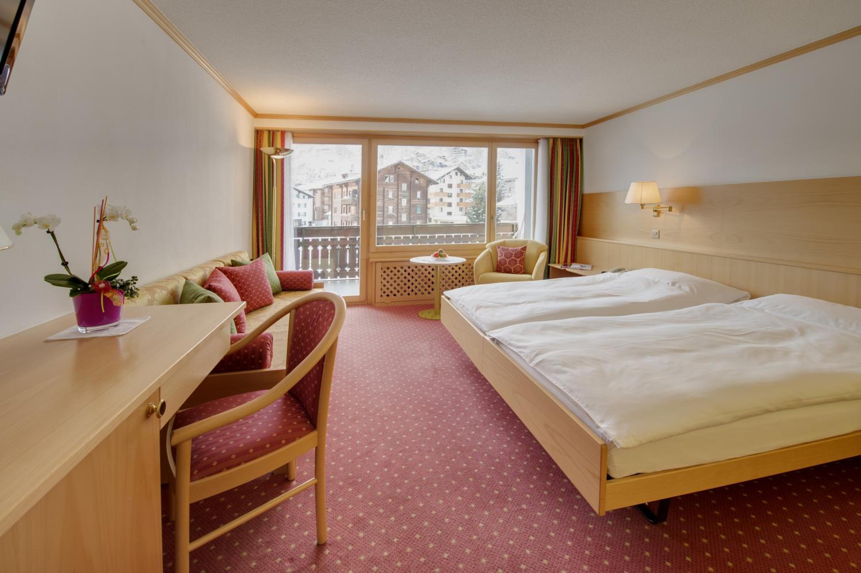 Superior Double or Twin Room with Matterhorn View - Photo 1