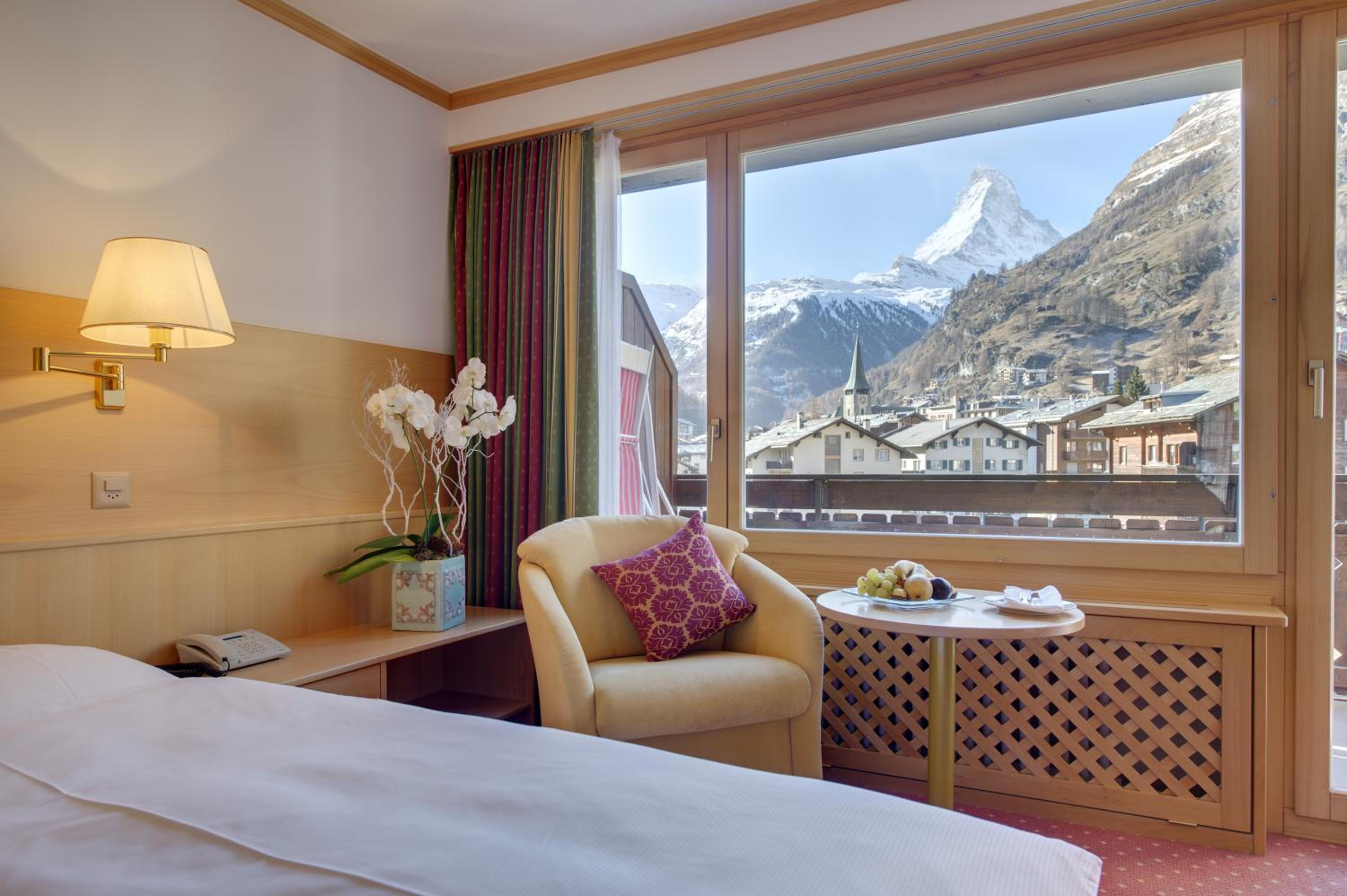 Superior Double or Twin Room with Matterhorn View - Photo 2