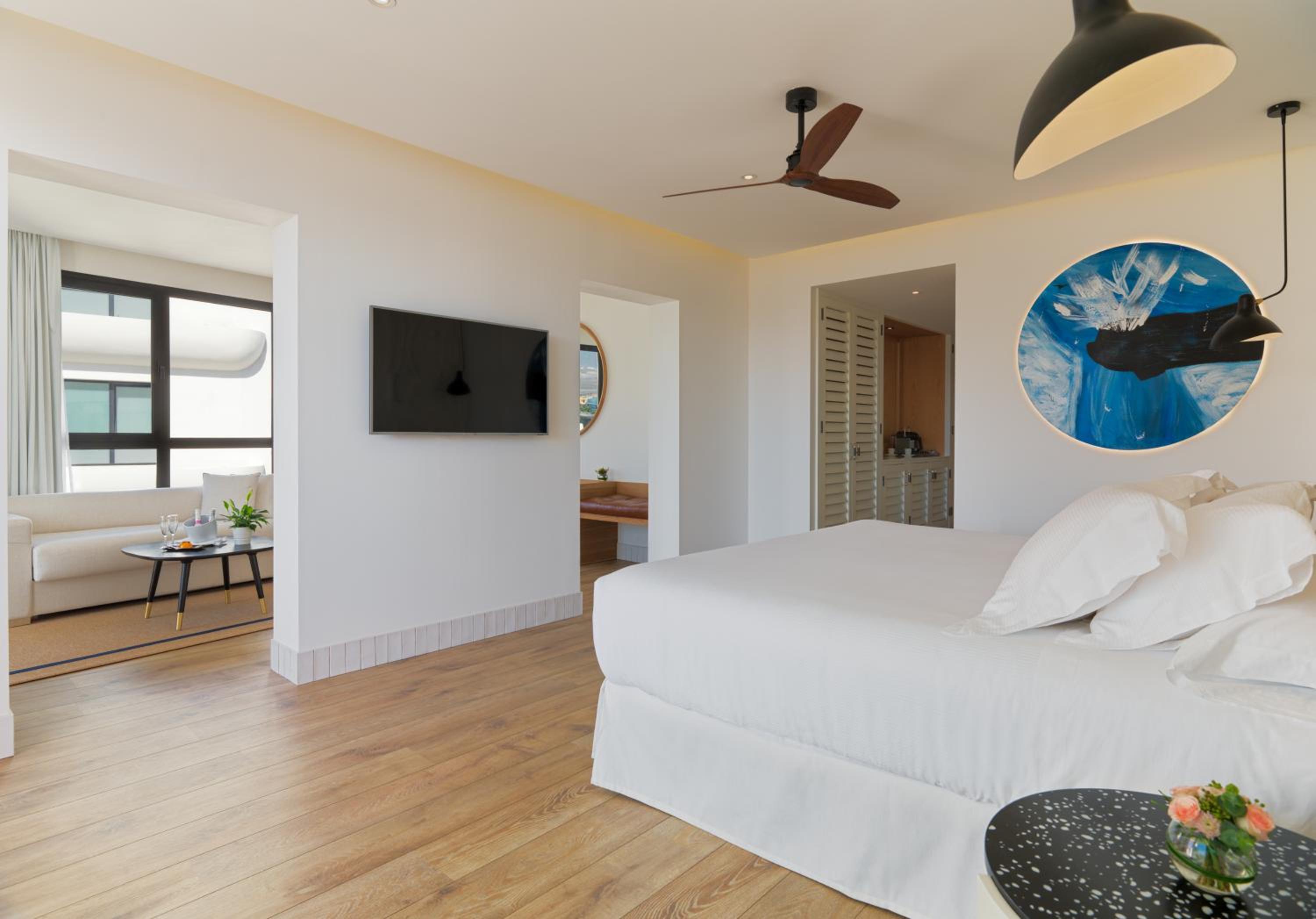 Junior Suite (1 Adult + 3 Children)