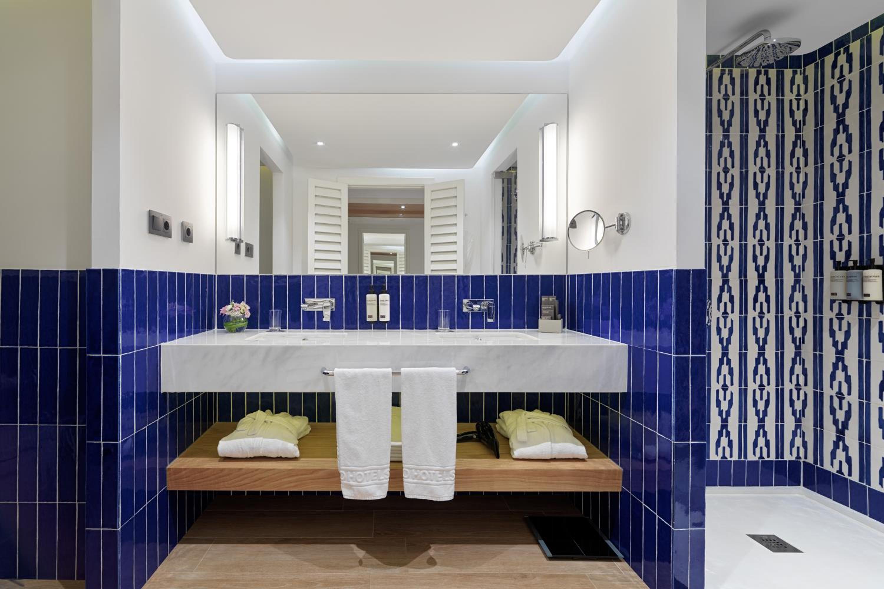 Junior Suite (1 Adult + 2 Children)