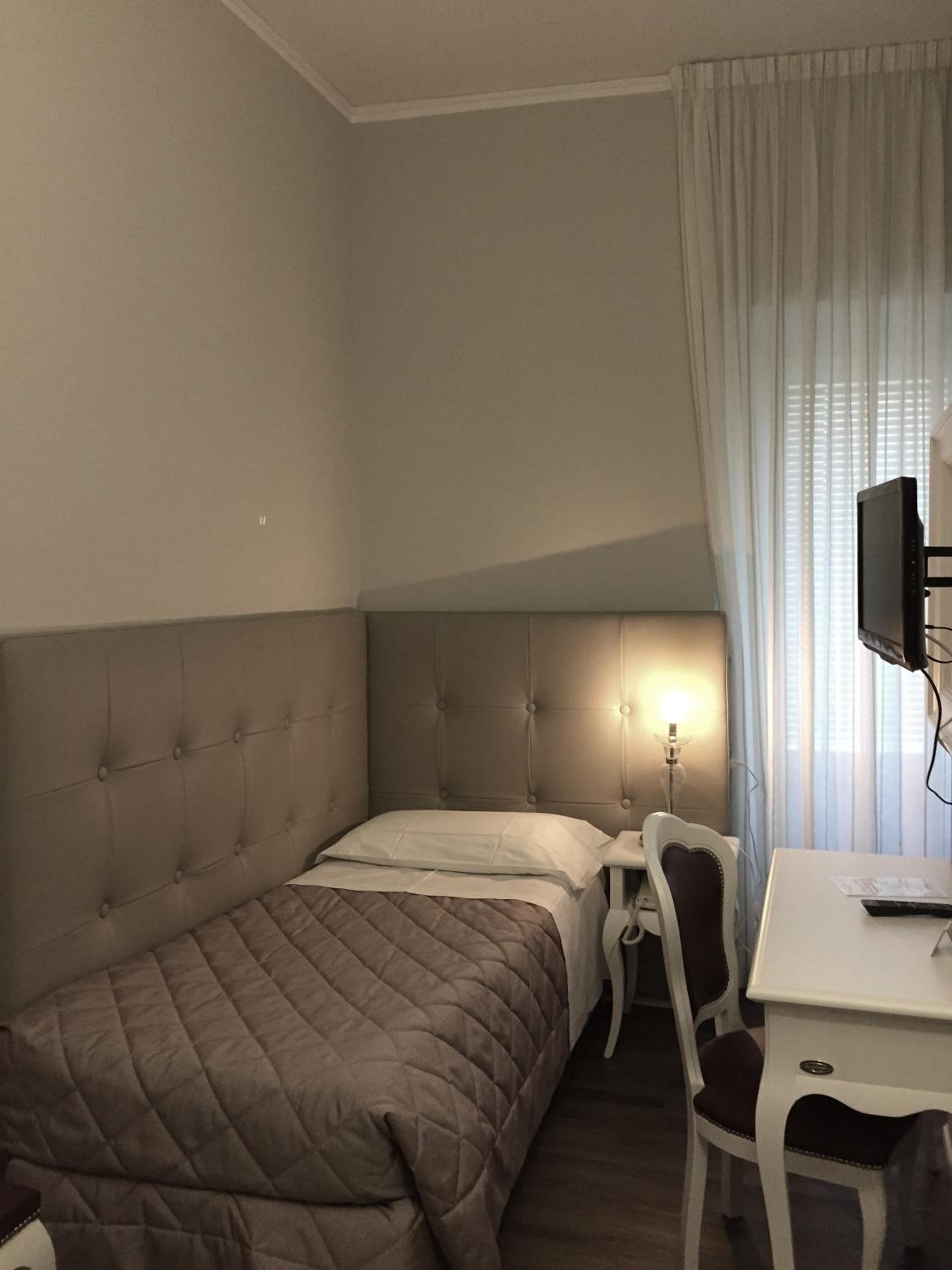 Standard Single Room photo 3