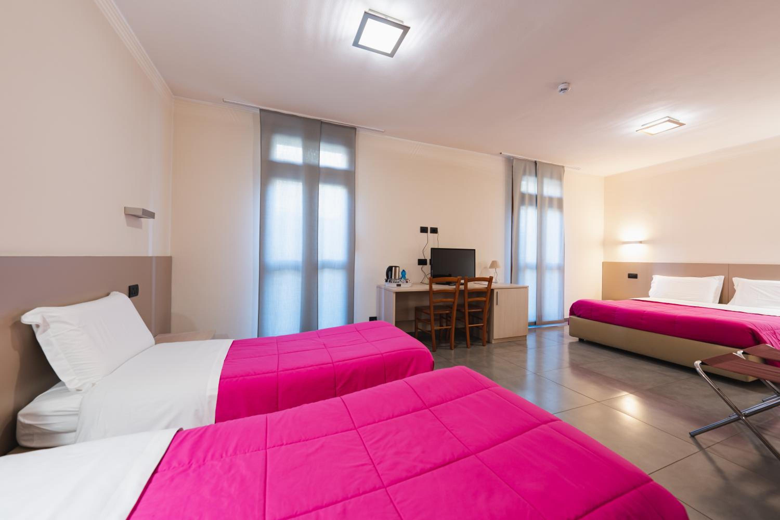 Quadruple Room - Photo 4