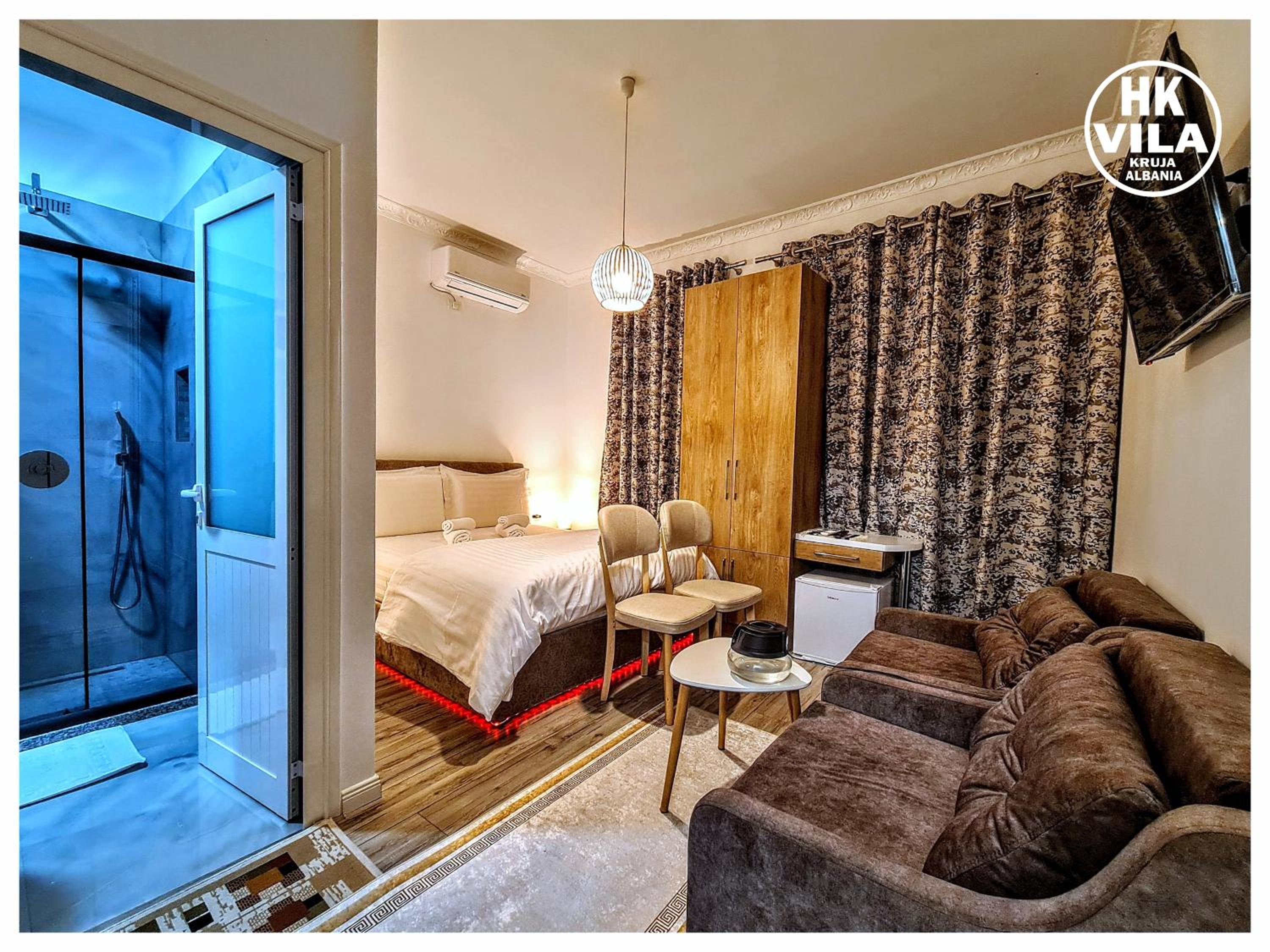 Quadruple Room with Balcony photo 3