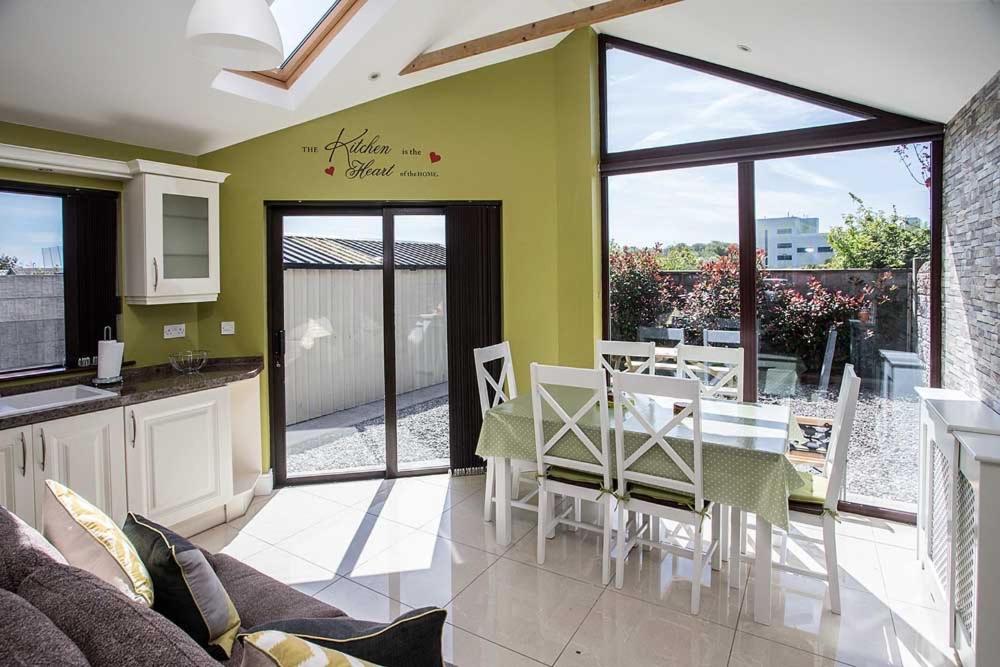 Four-Bedroom House photo 2