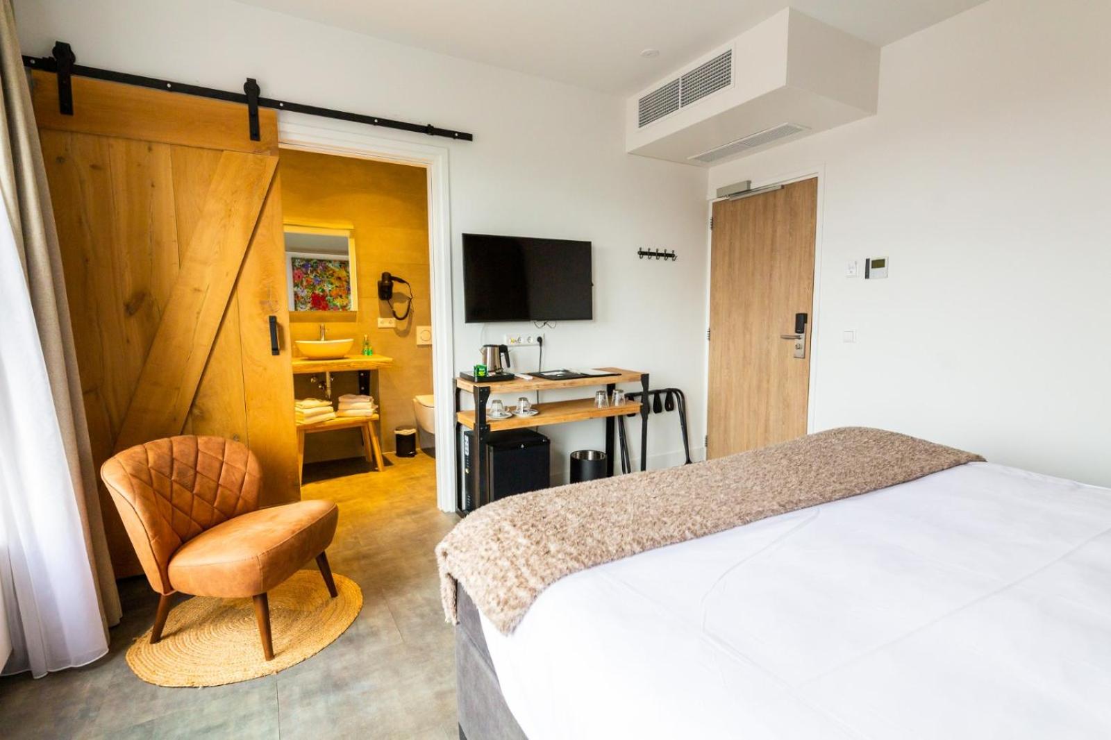 Deluxe Double or Twin Room - Photo 1