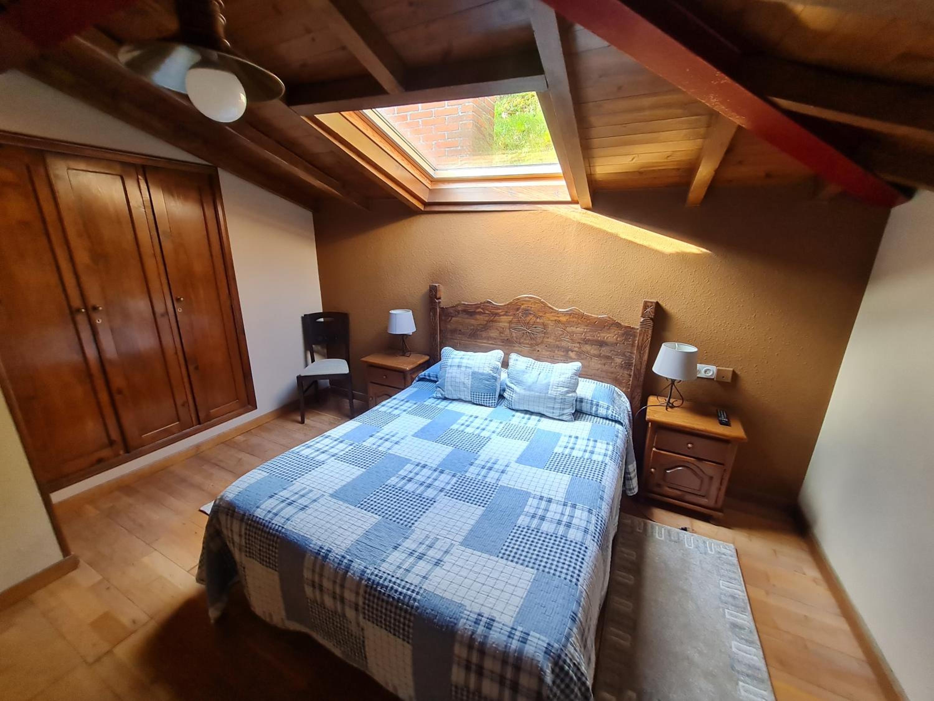 Small Double Room - Photo 4