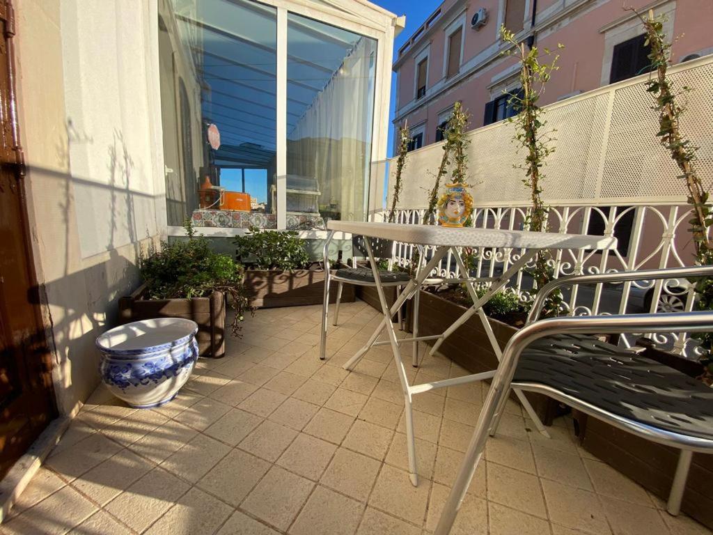 Double Room with Terrace - Photo 8