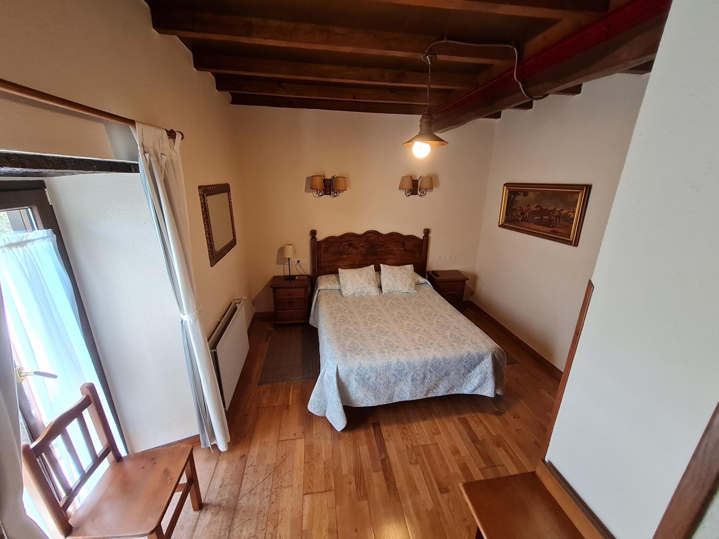 Double Room - Photo 6