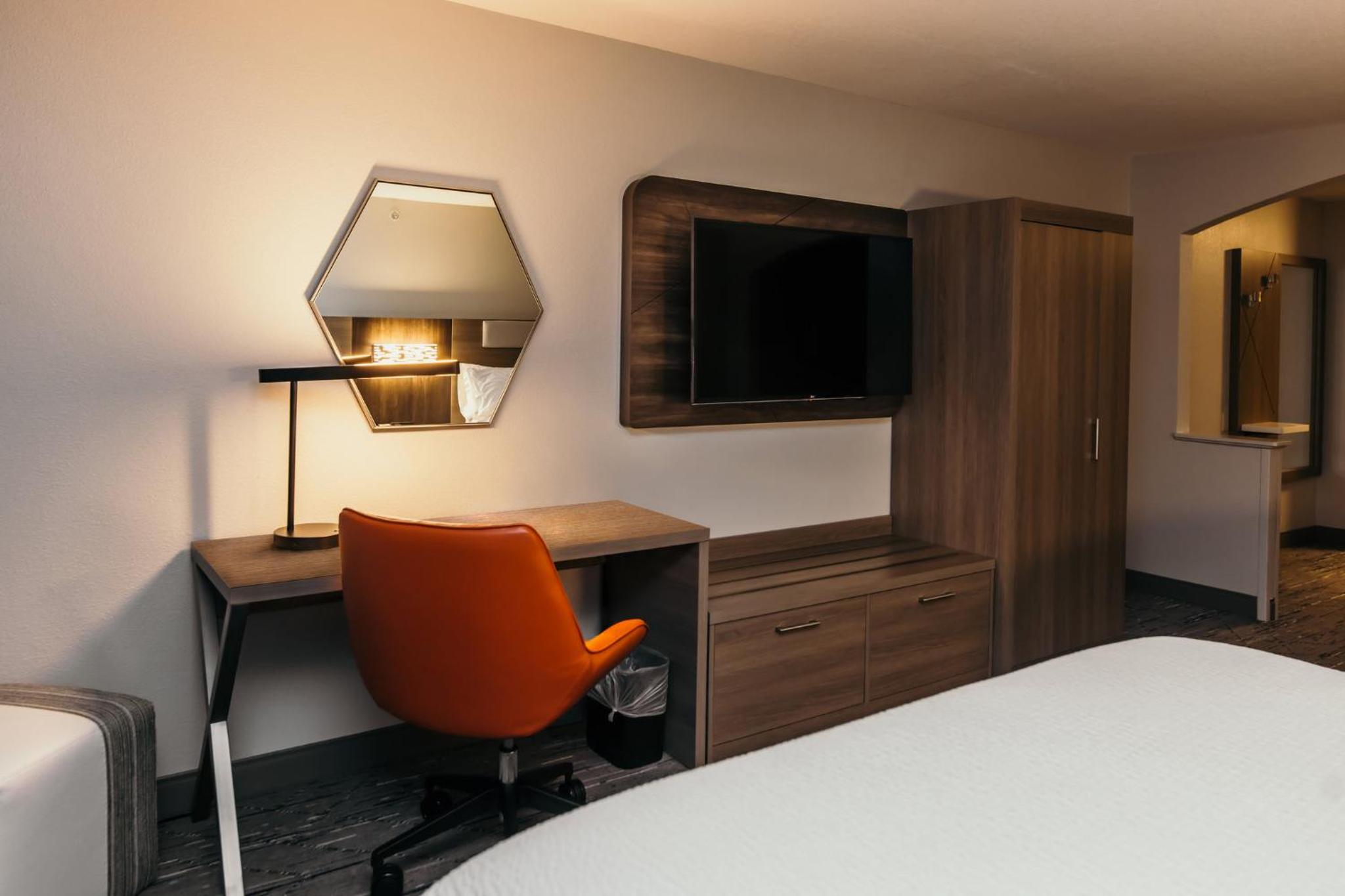 Standard King Room - Photo 2