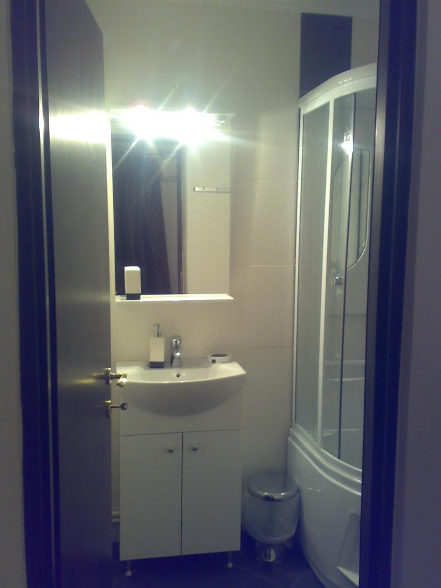 Double Room - Photo 6