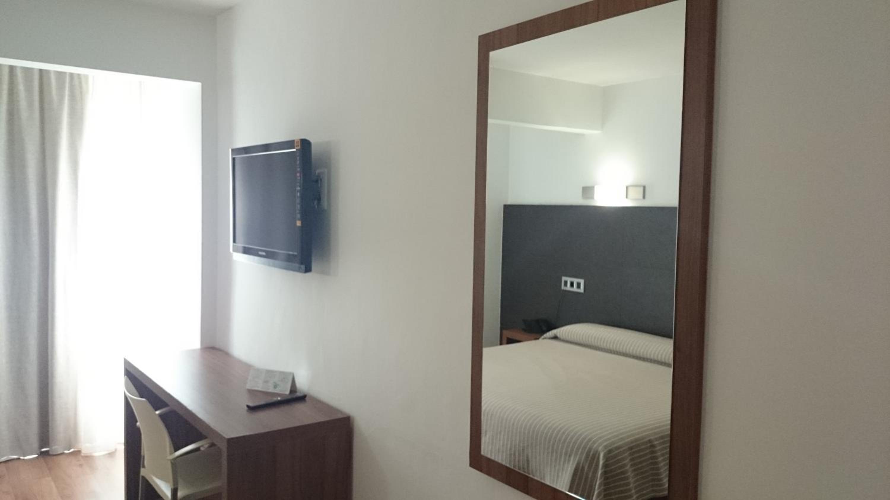 Double or Twin Room with Hydromassage bathtub and with Spa Access