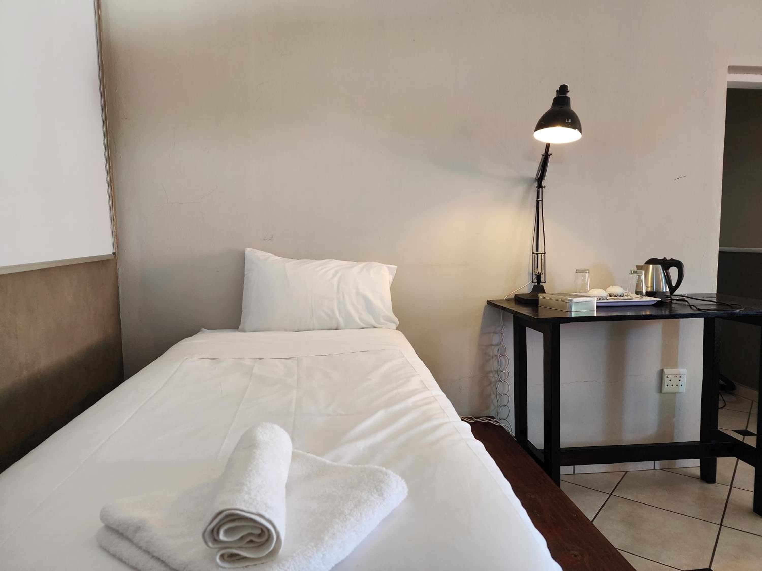Quadruple Room with Private Bathroom - Photo 3