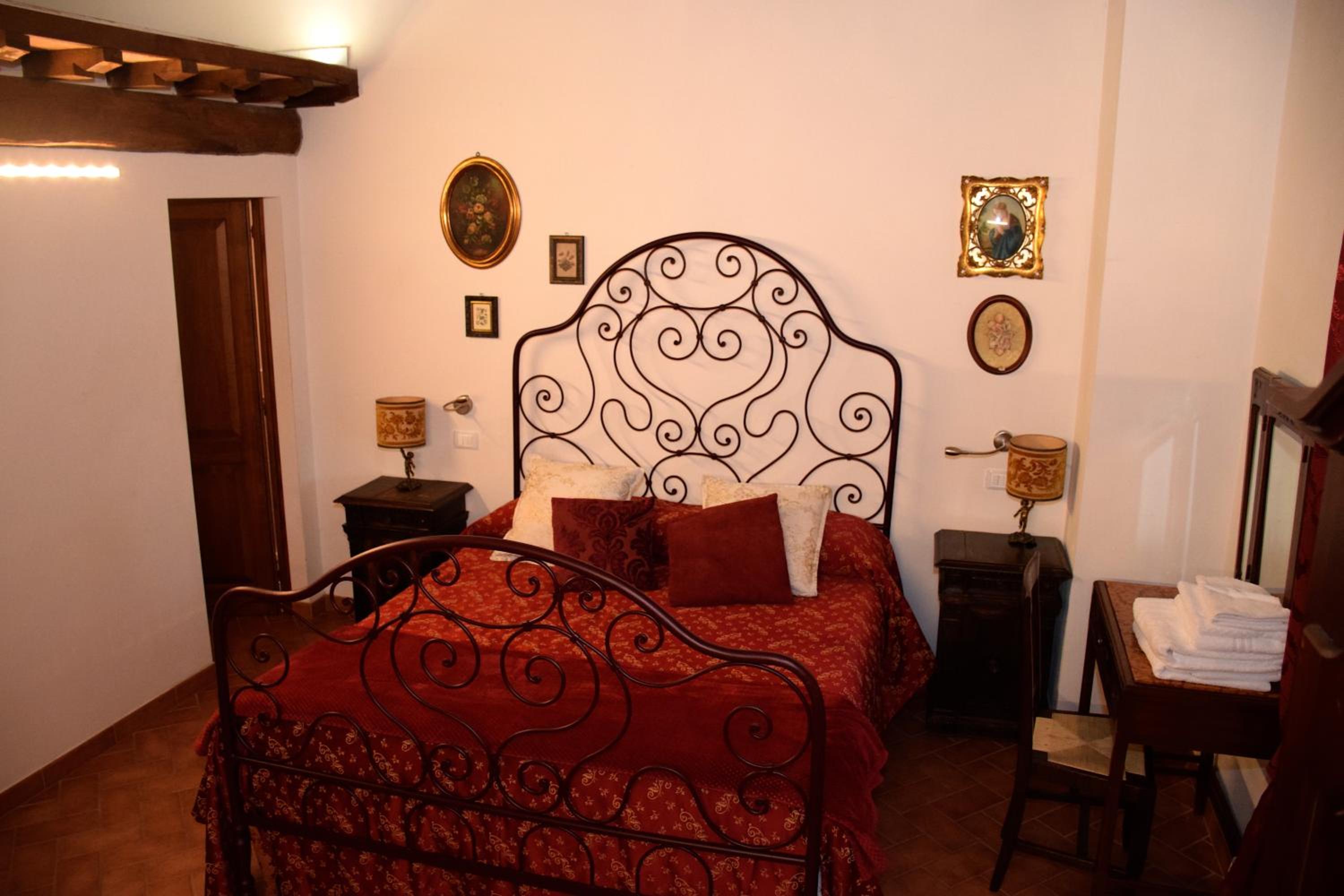 Large Double or Twin Room - Photo 2