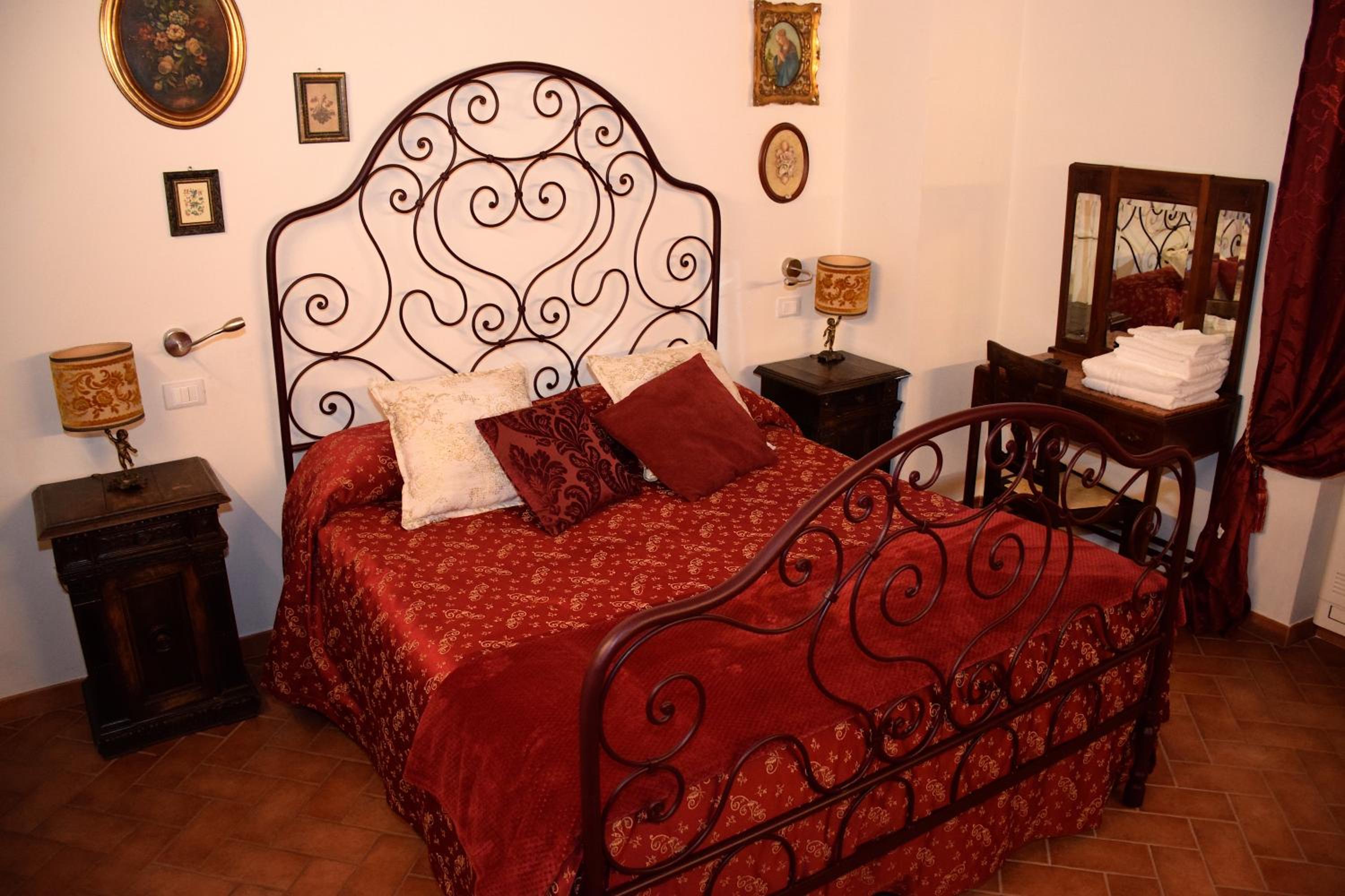 Large Double or Twin Room - Photo 1
