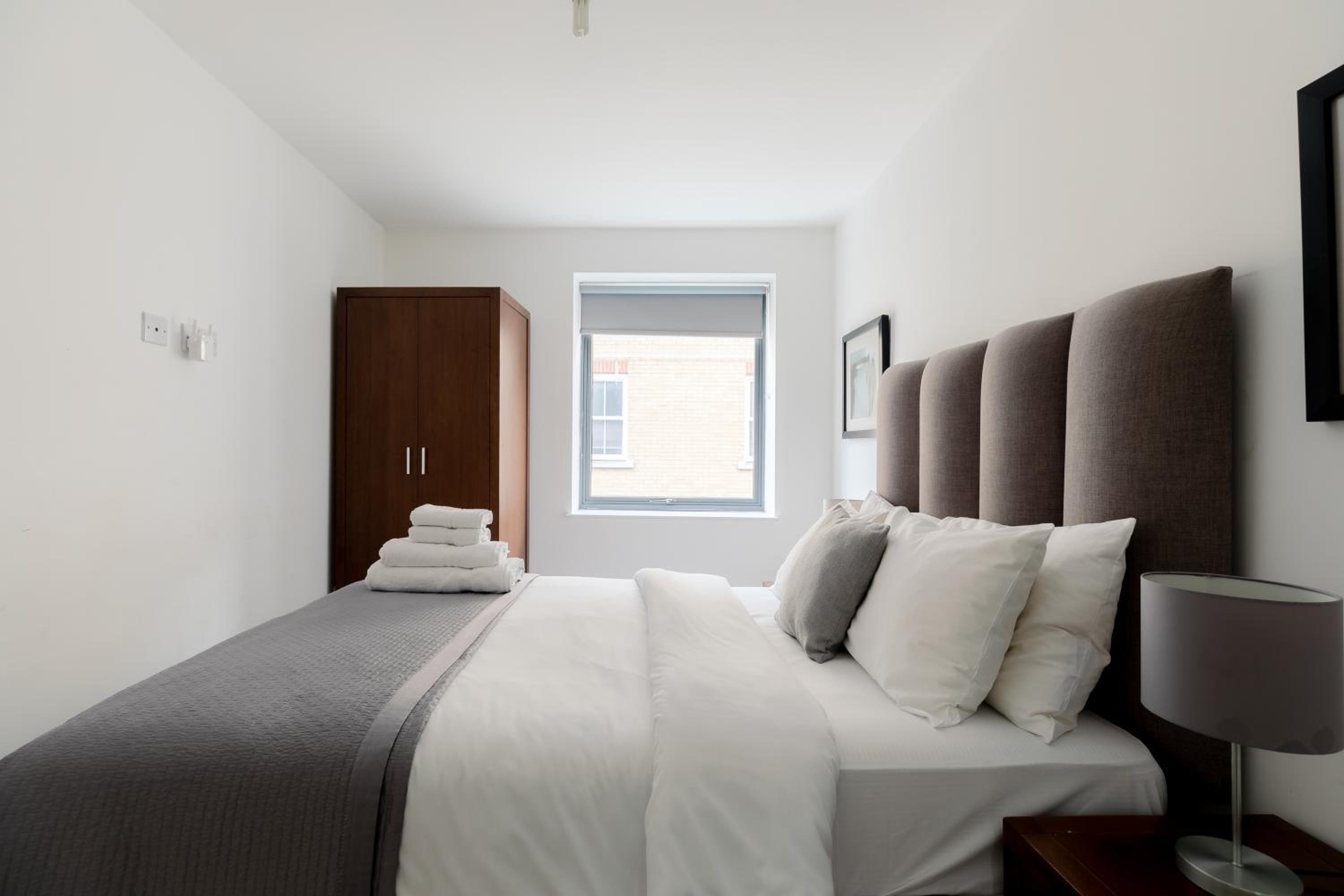 Two Bedroom Apartment with Terrace thumbnail 5