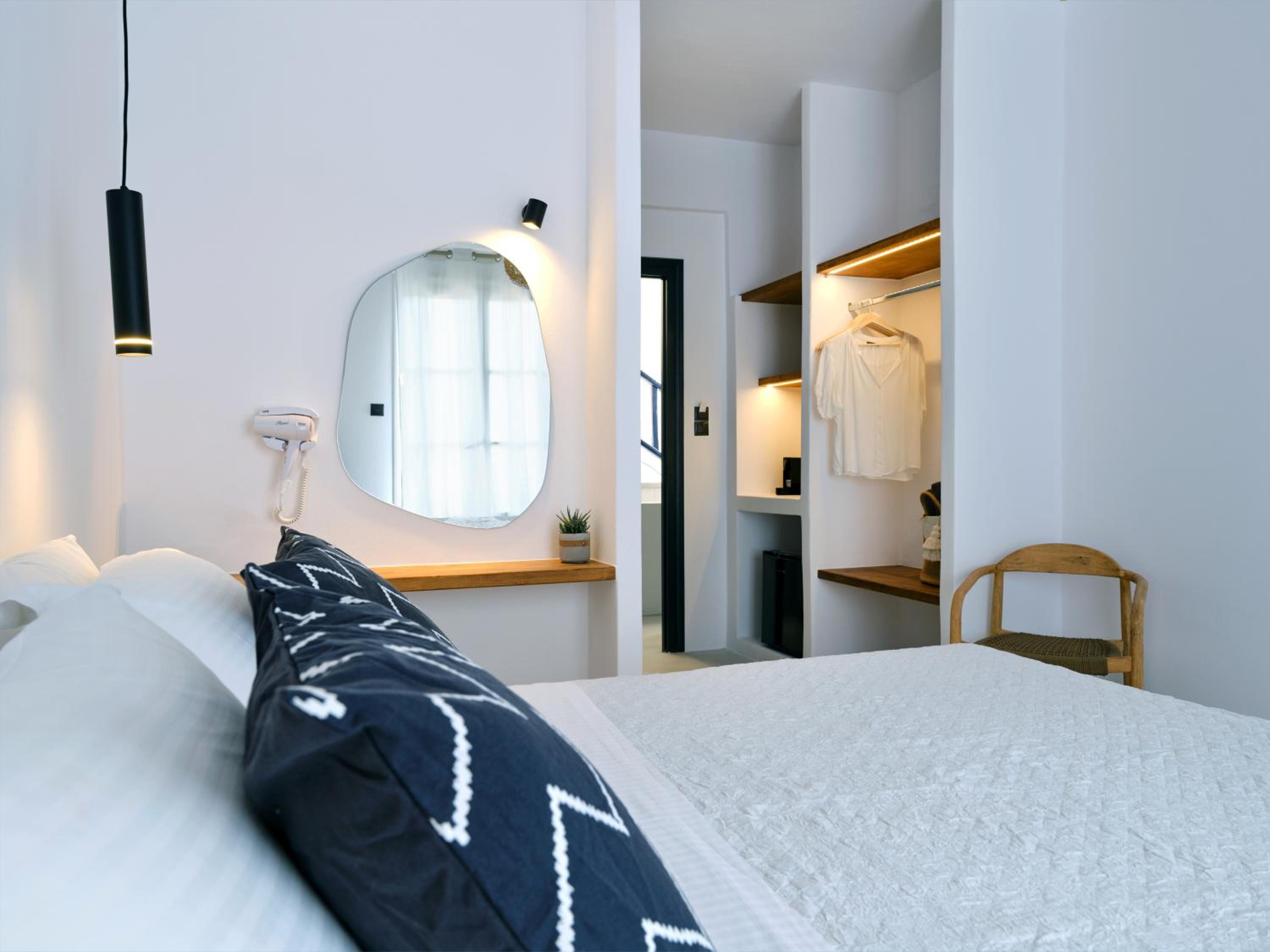 Double Room with Sea View - Photo 13