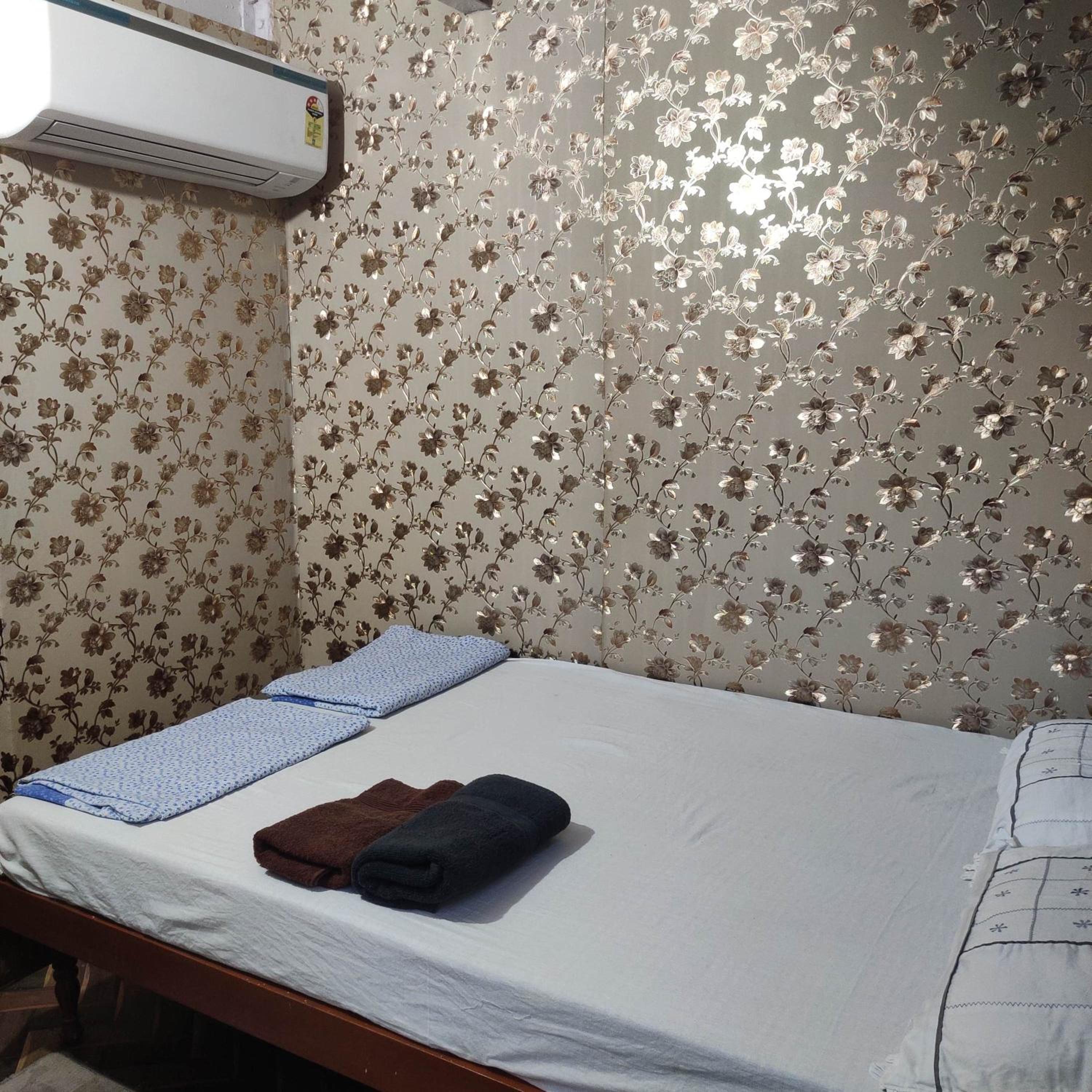 Economy Twin Room