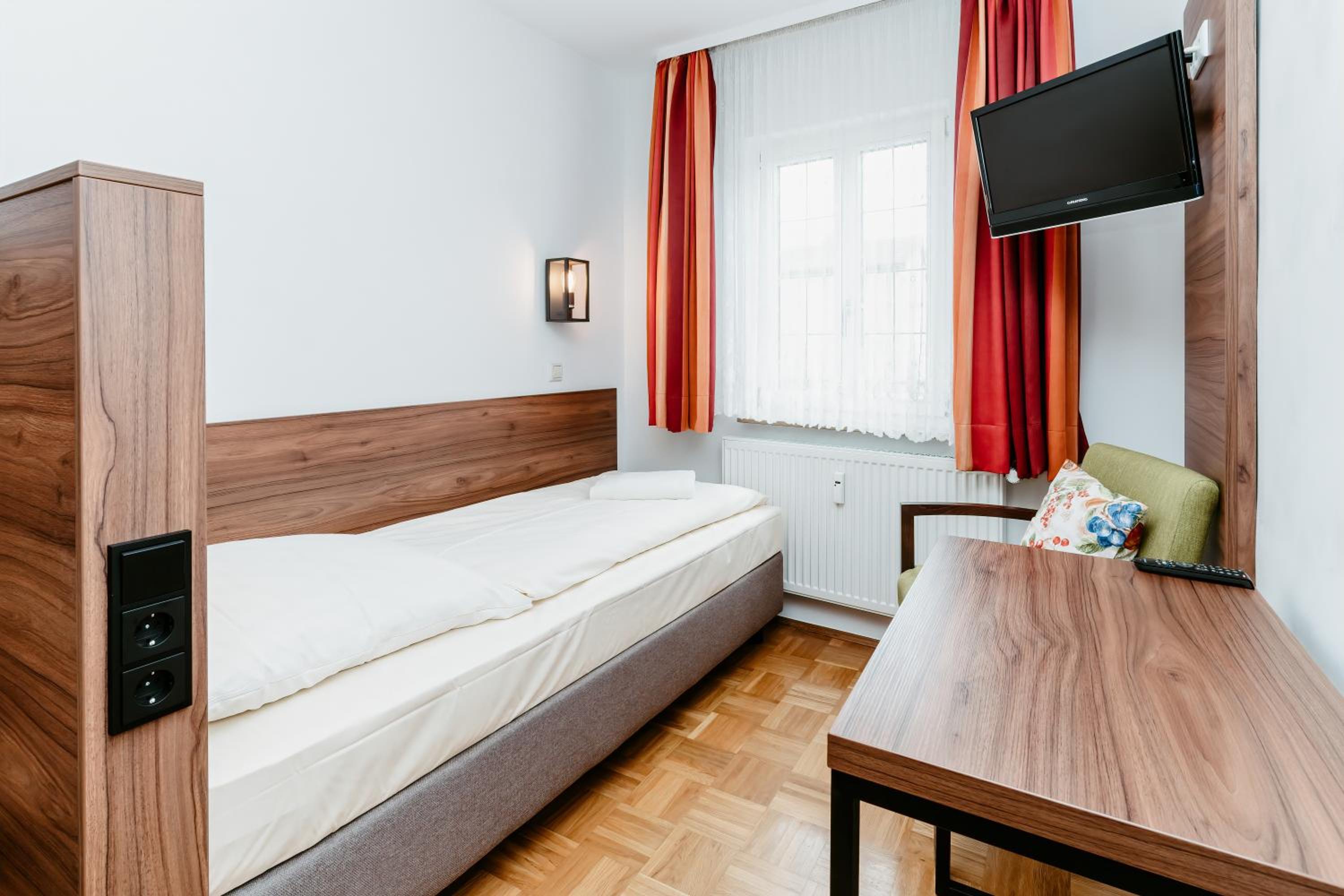 Single Room photo 2