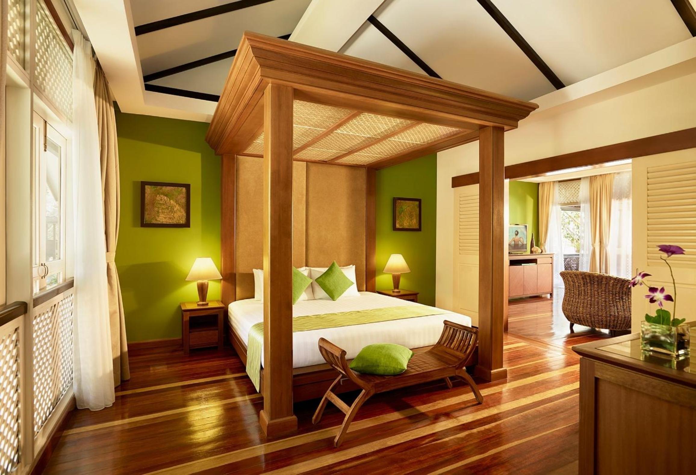 One Bedroom Sea View Suite - Photo 1