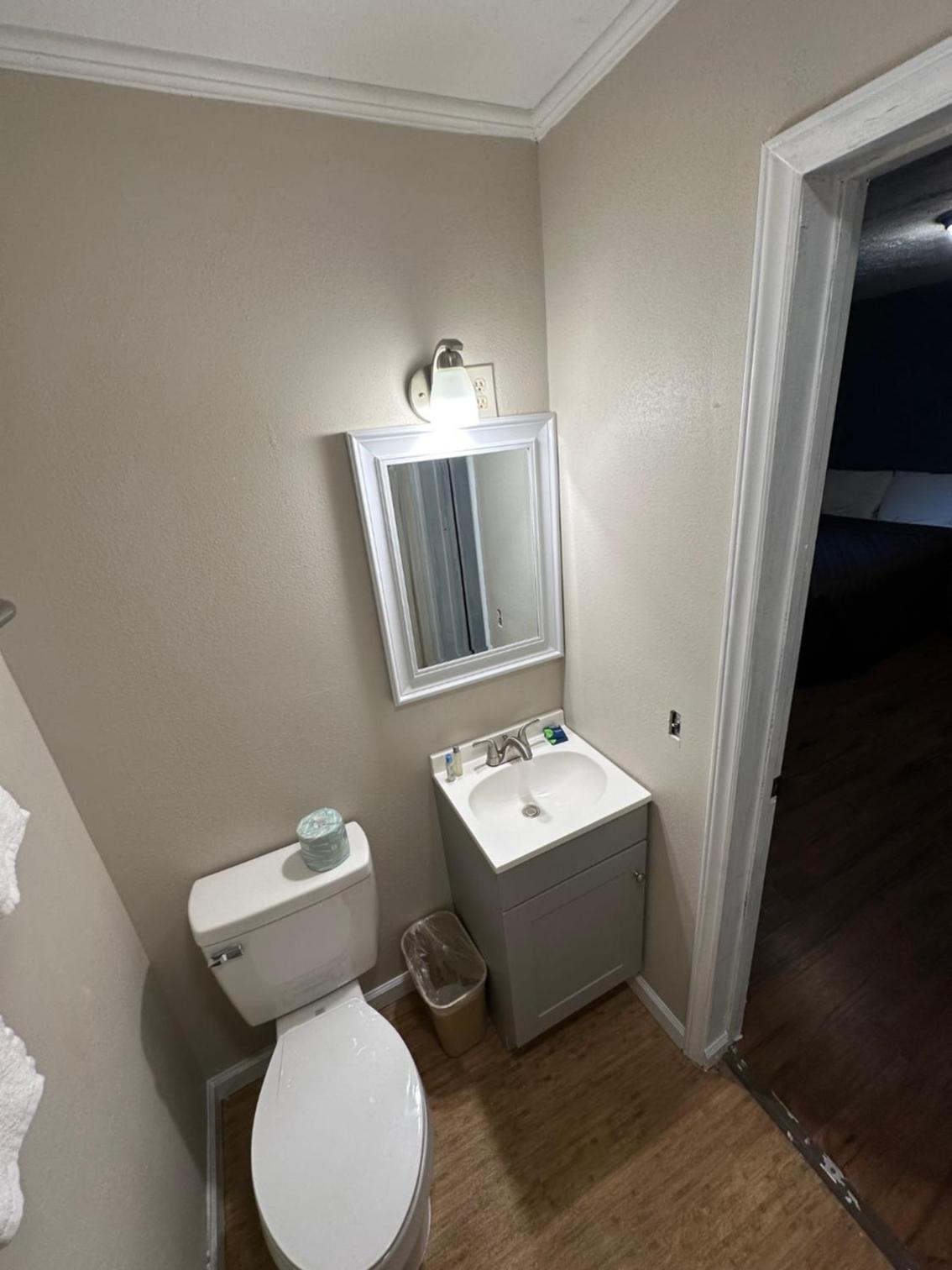 Queen Room photo 3
