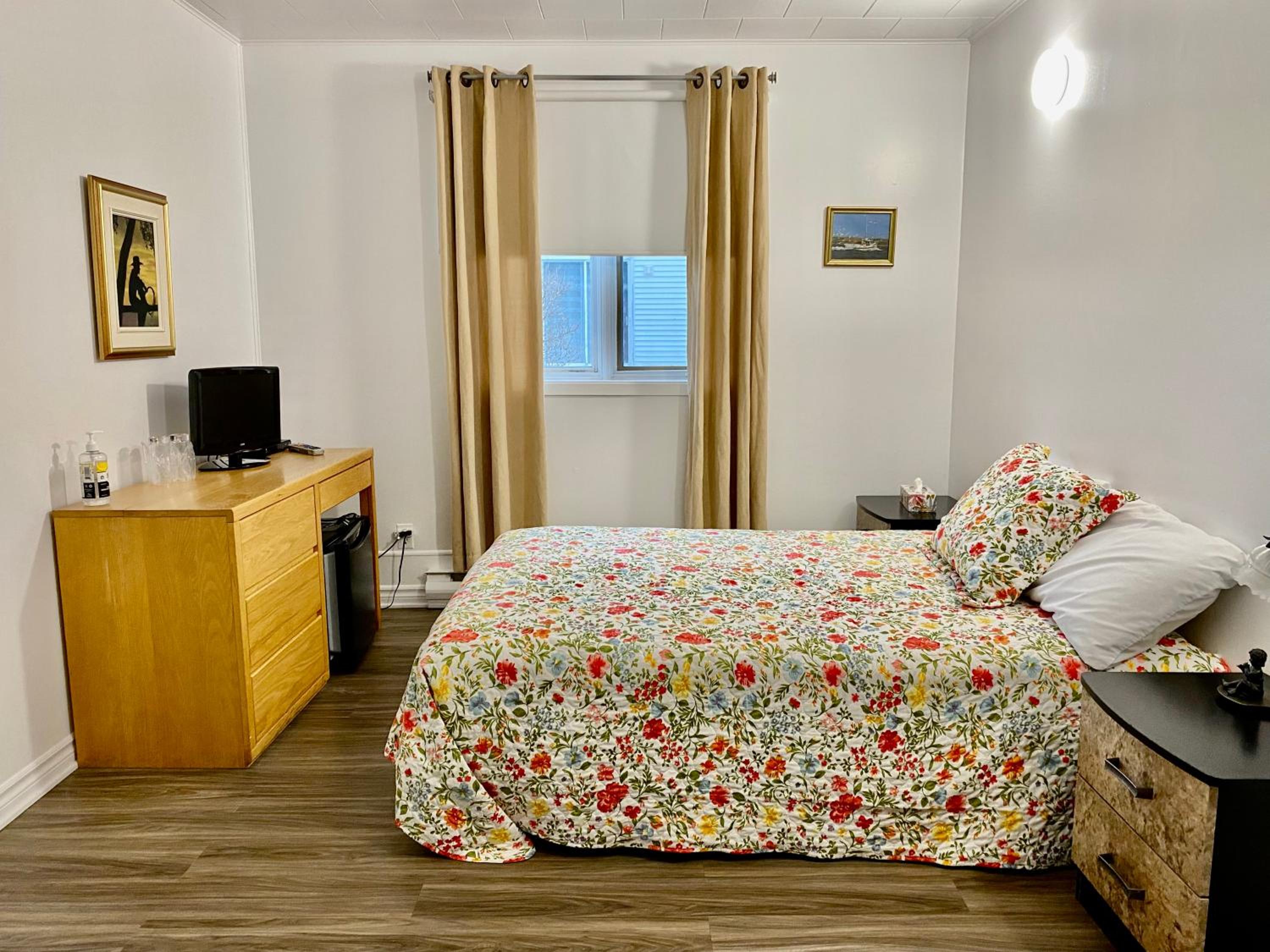 Double Room with Private Bathroom photo 3