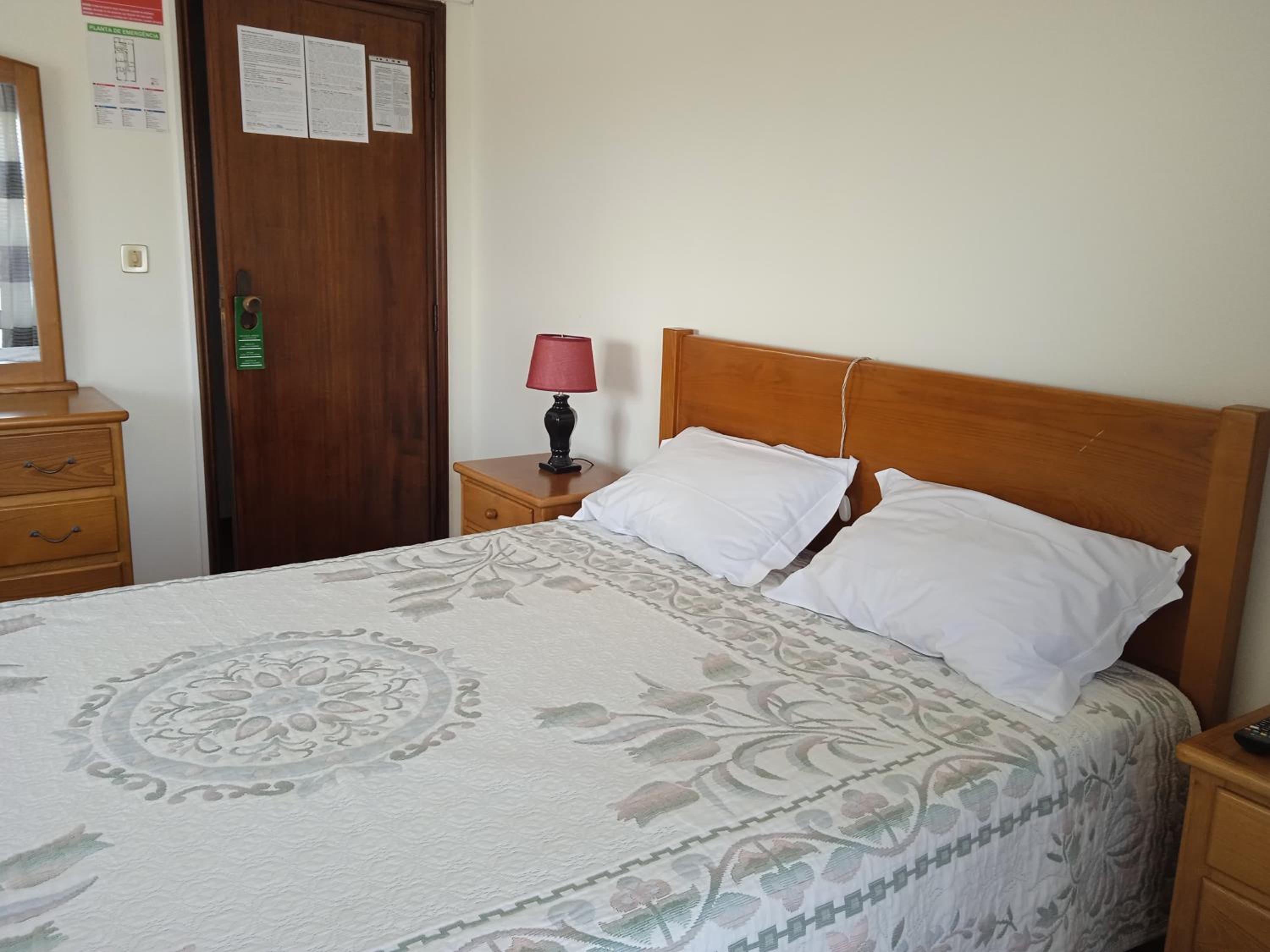 Double Room with Private Bathroom - Photo 3