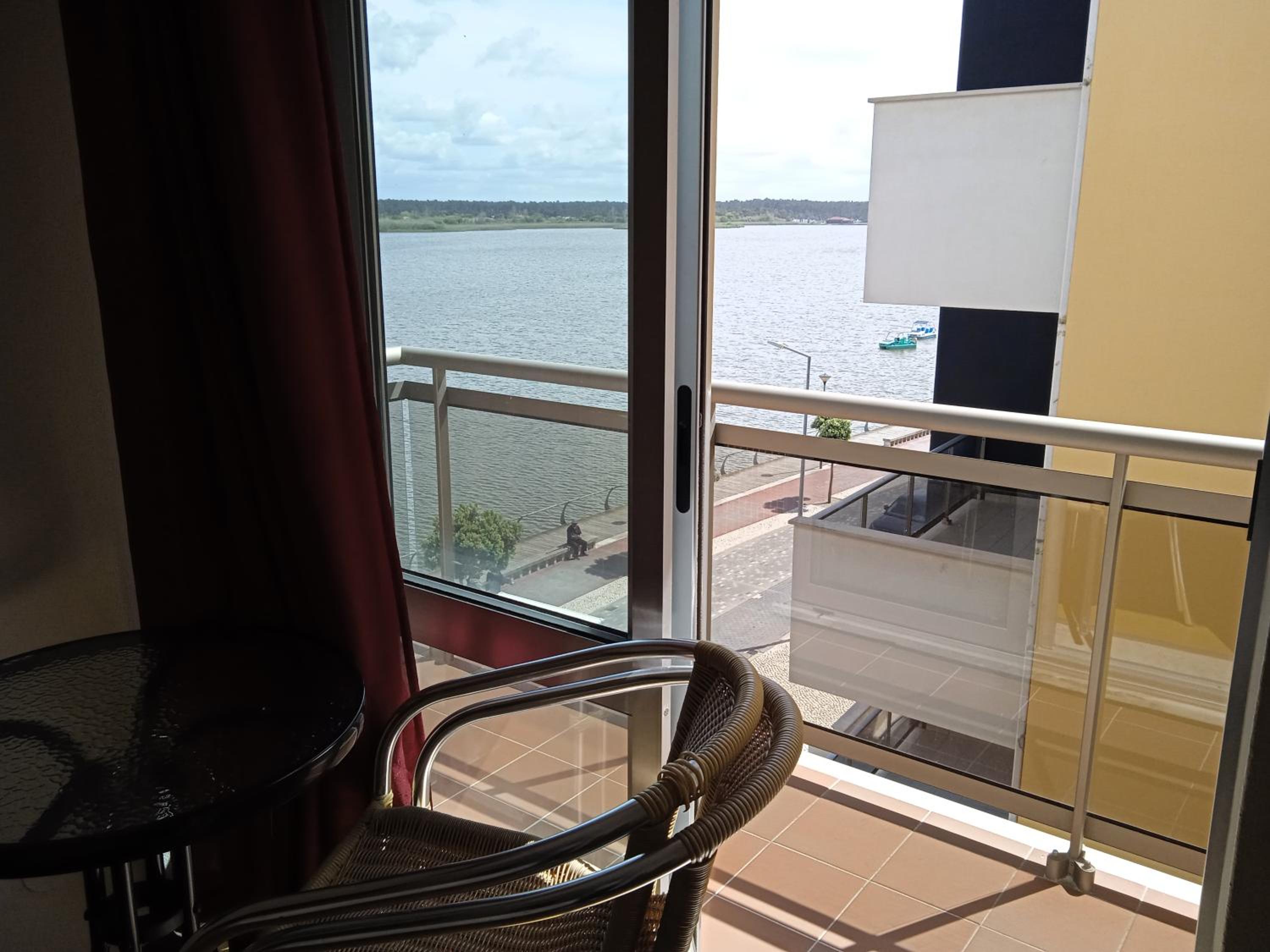 Double Room with Balcony - Photo 10