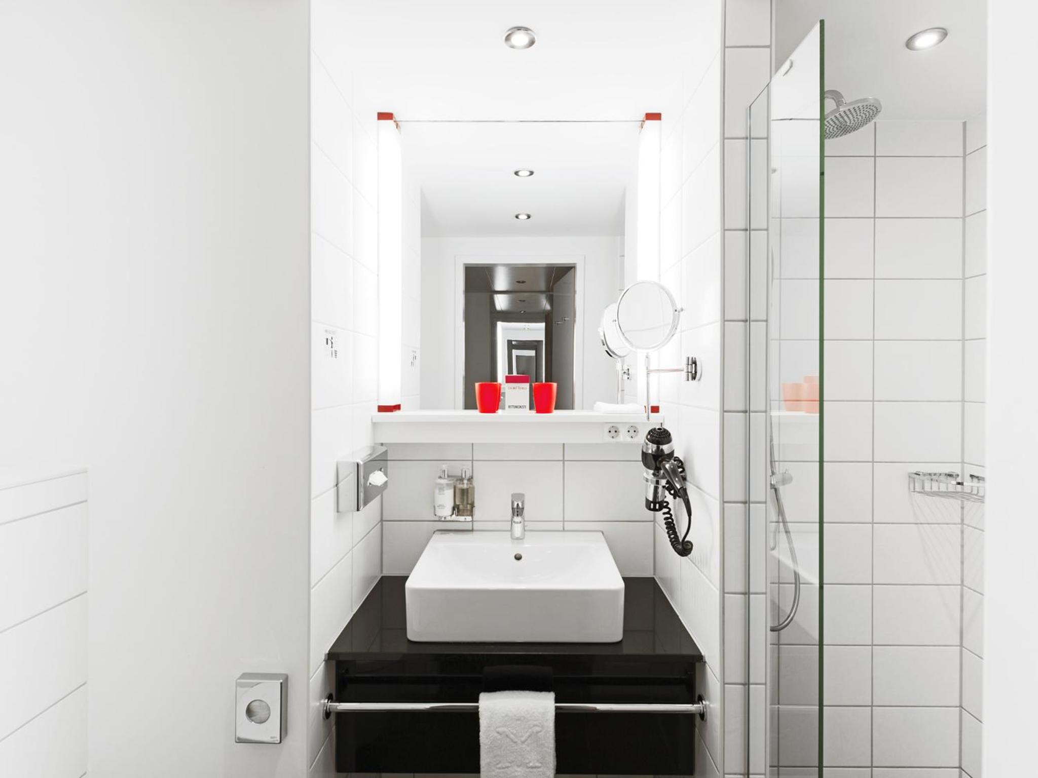 Standard Double Room - Photo 8