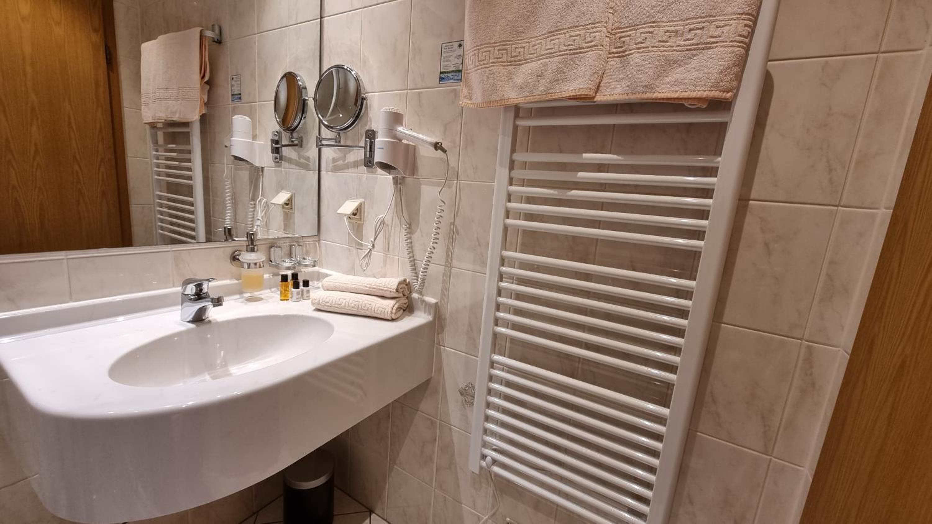 Double Room with Private Bathroom photo 3