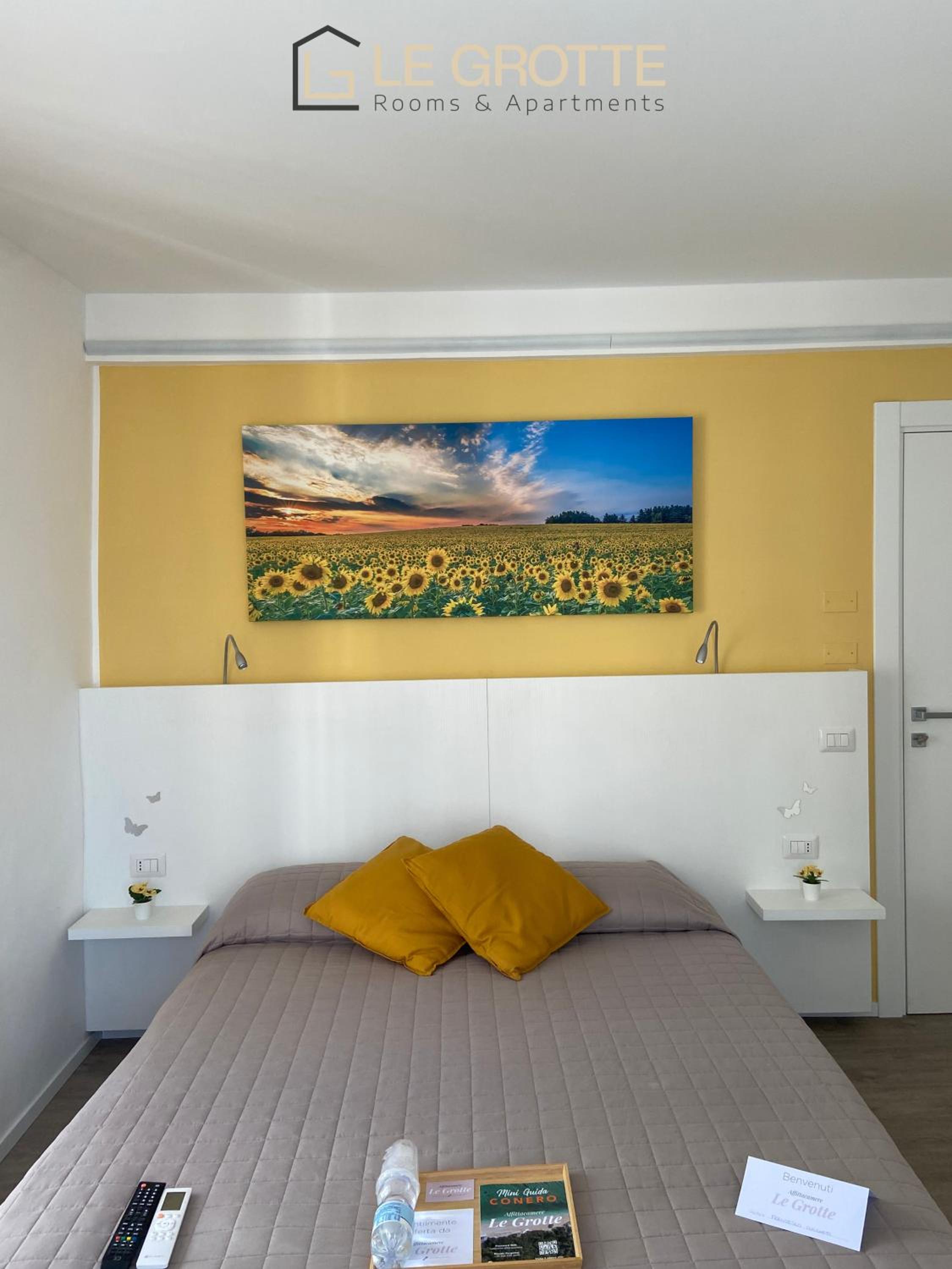 Deluxe Double Room with Balcony photo 1