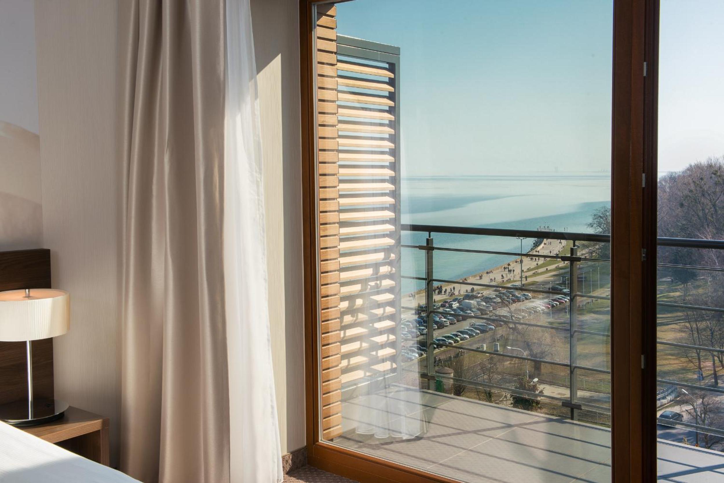 Double or Twin Premium Room by Seaside photo 2
