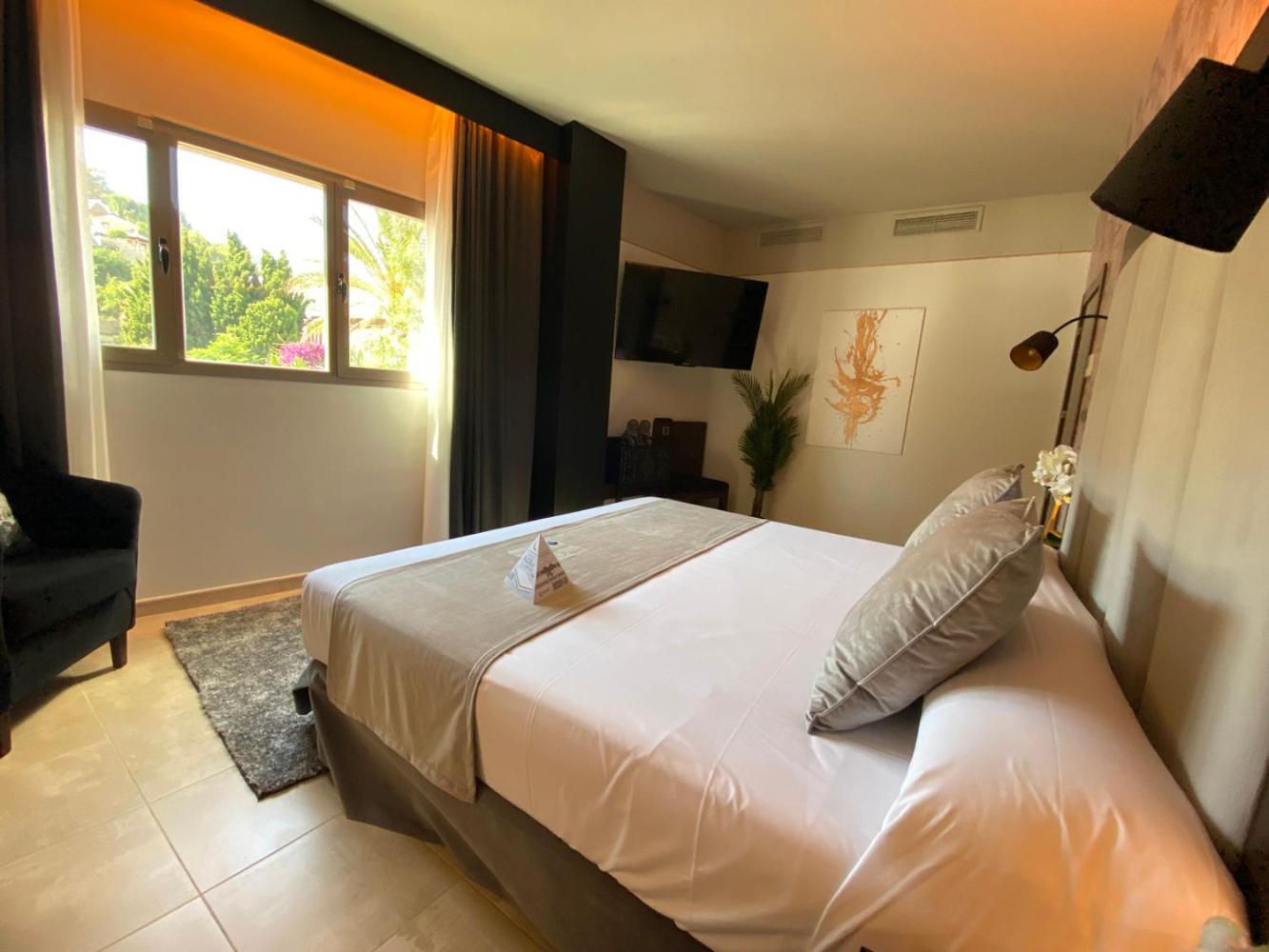 Junior Suite with Sea View - Photo 8
