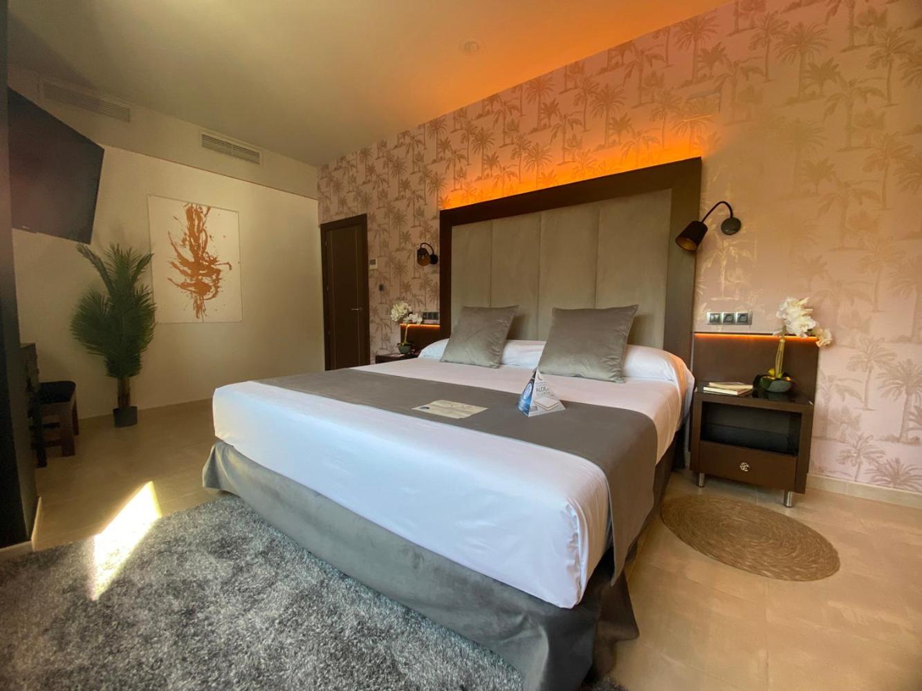 Junior Suite with Sea View - Photo 4