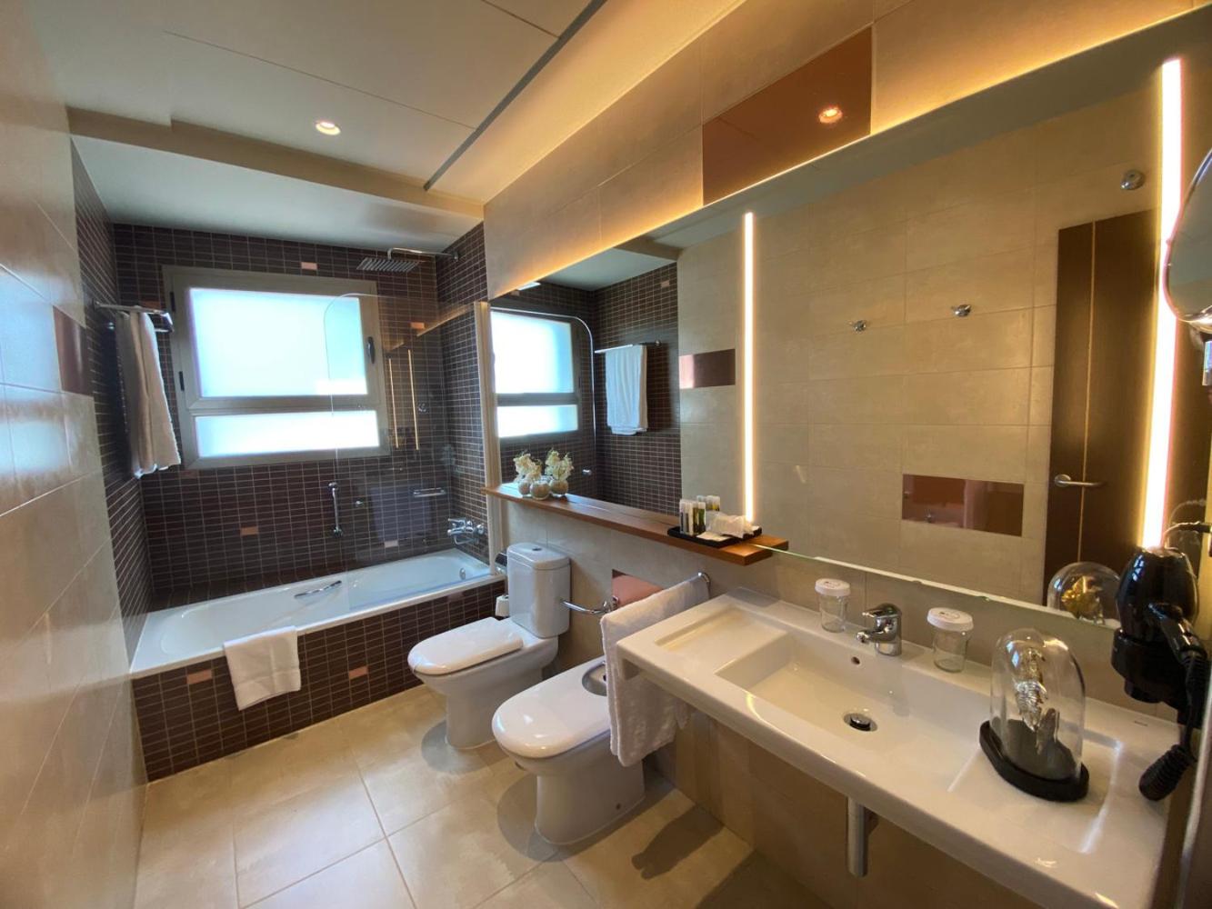 Junior Suite with Sea View - Photo 6