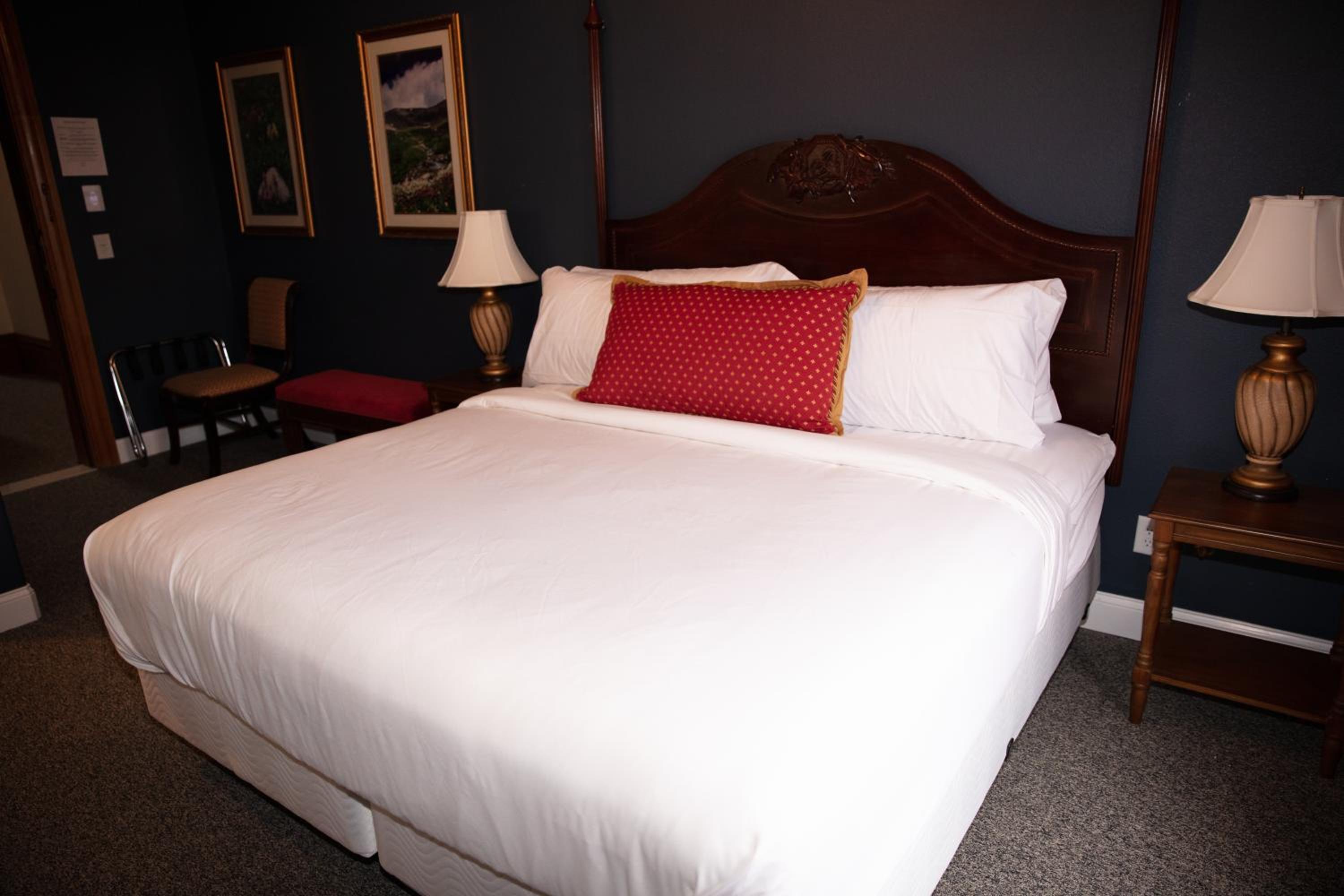 Standard King Room photo 2