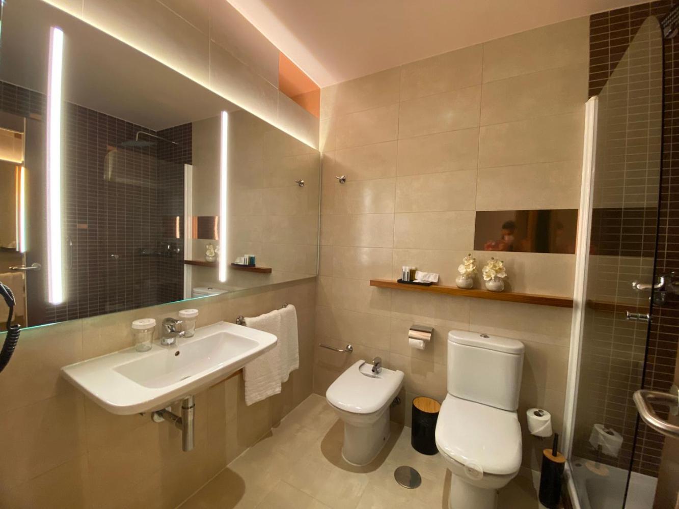 Double Room - Photo 2