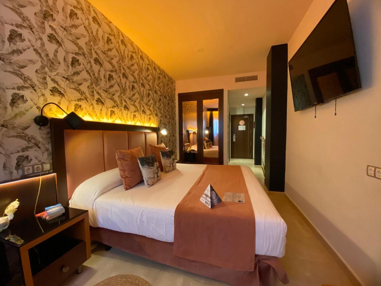 Double Room - Photo 3