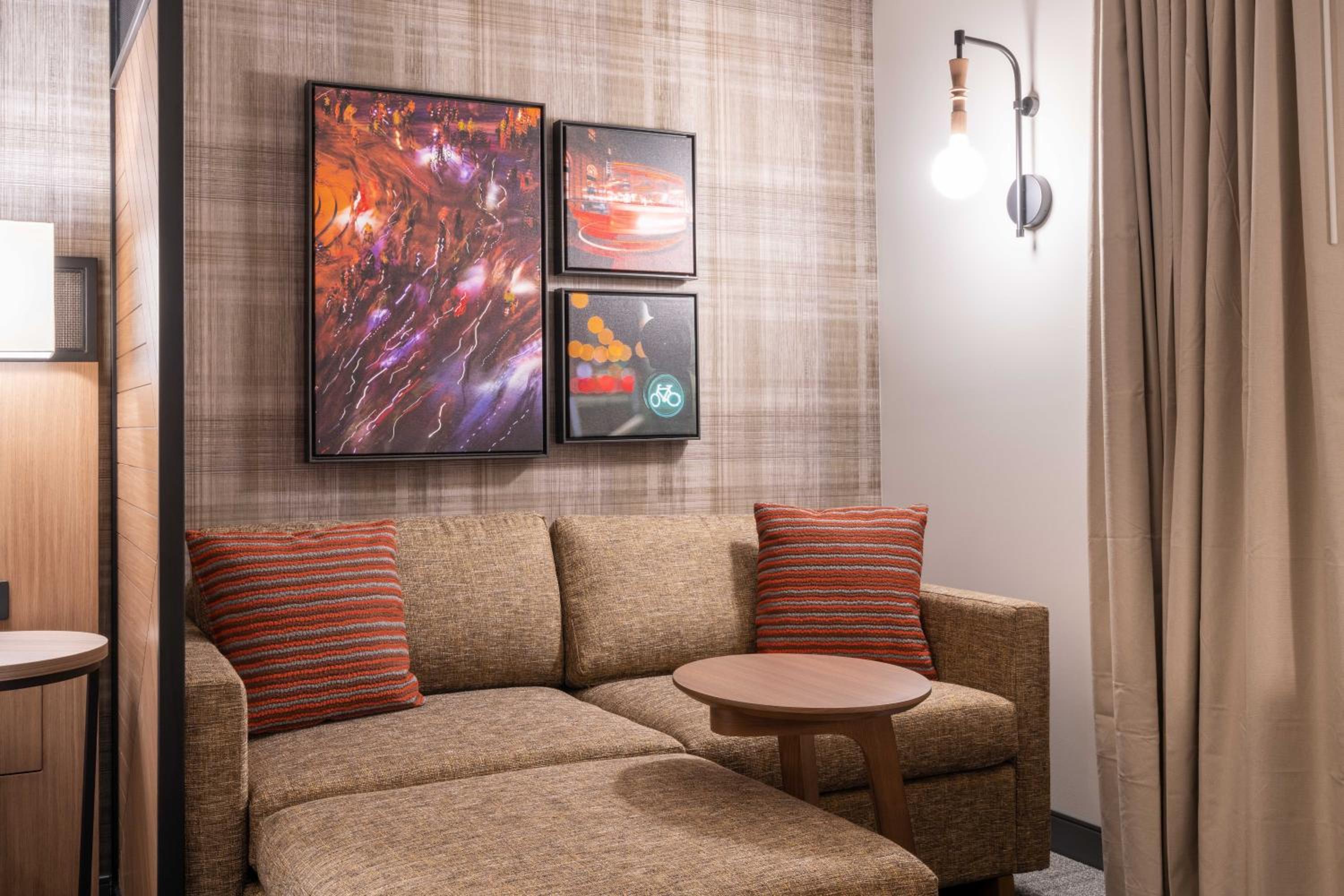 King Studio with Sofa Bed and City View - Photo 5