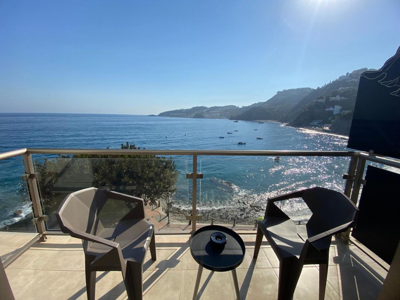Double Room with Sea View - Photo 5
