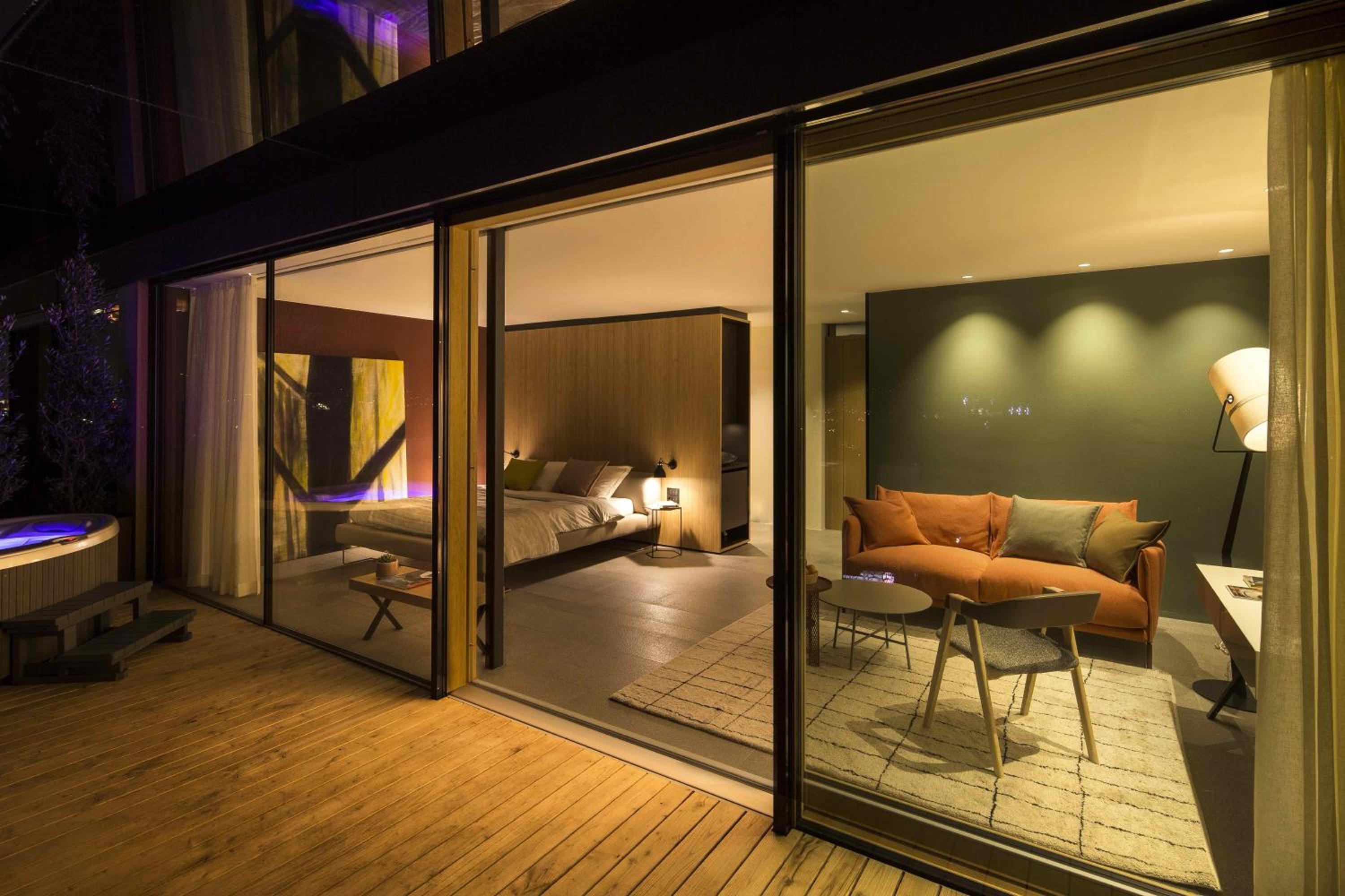 Penthouse mit Whirlpool-Badewanne