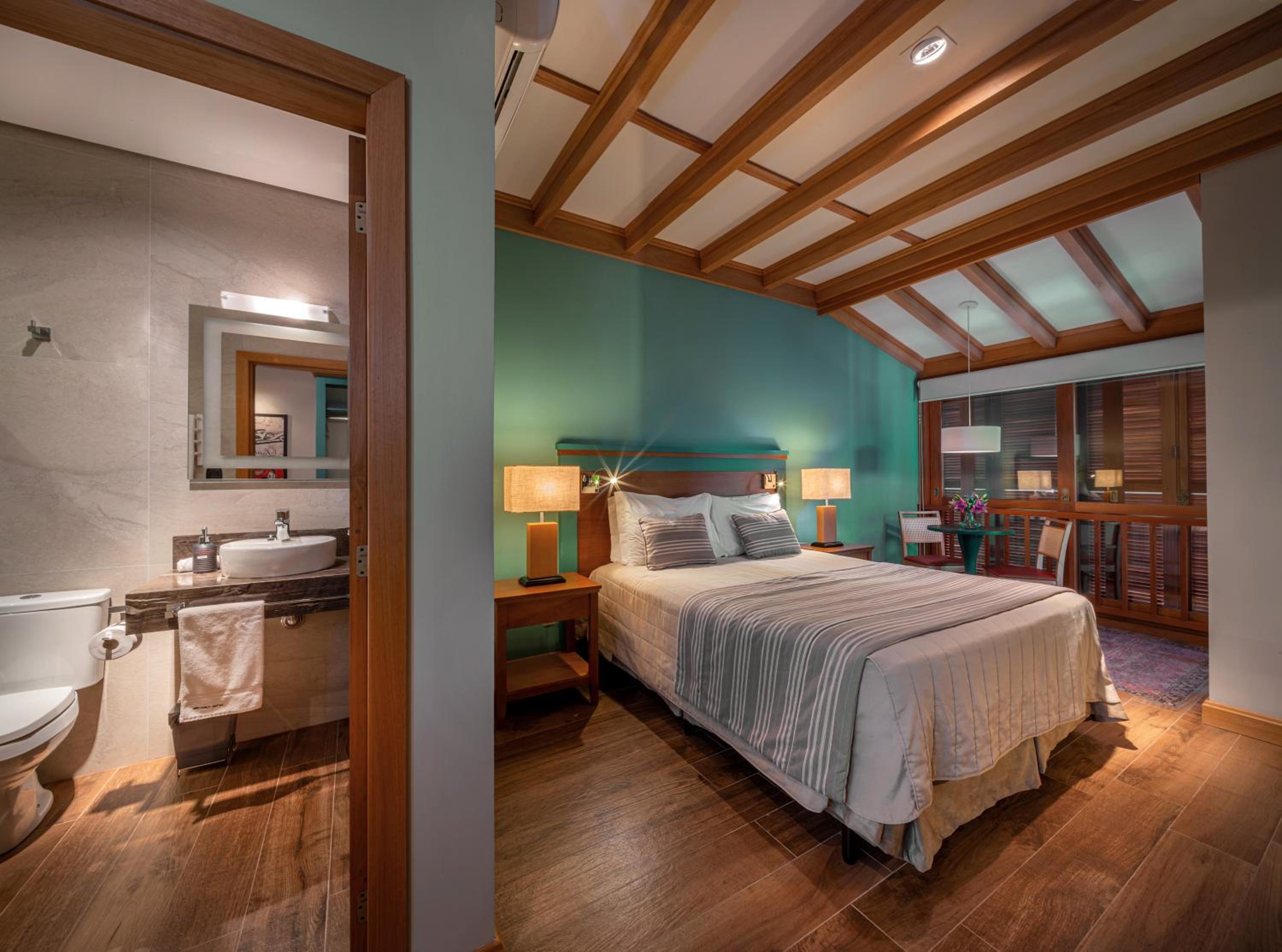 Deluxe Queen Room photo 3