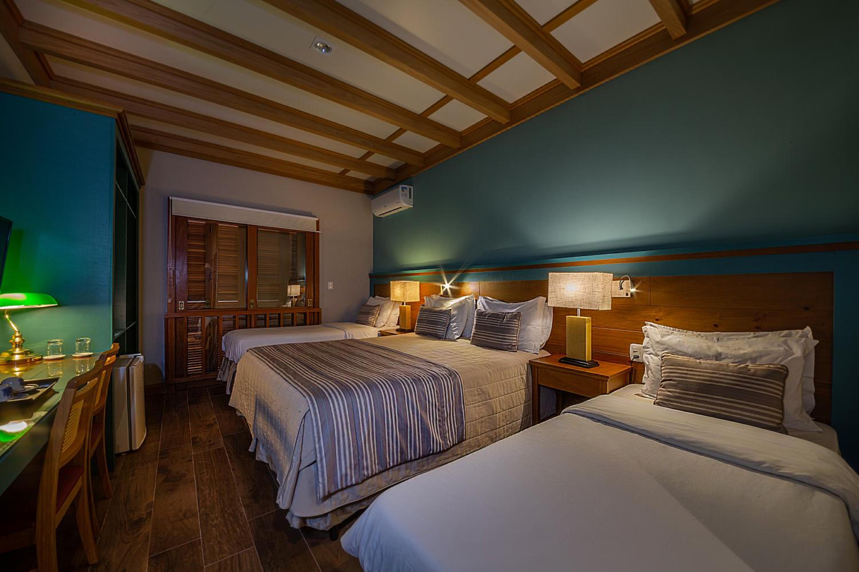 Deluxe Queen Room