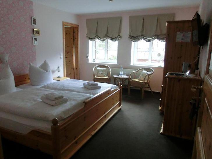 Double Room - Photo 7