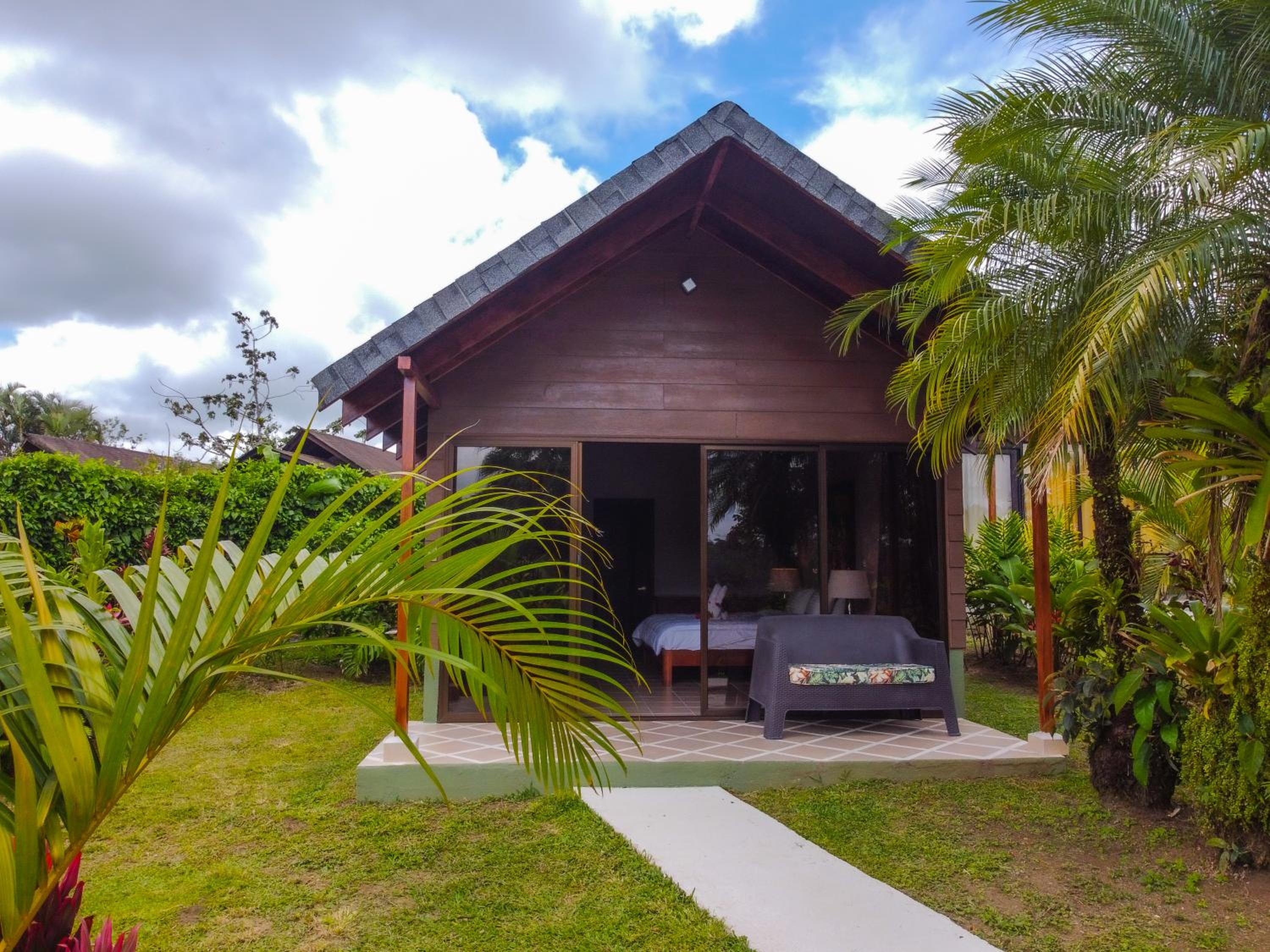 Superior Bungalow - Photo 3