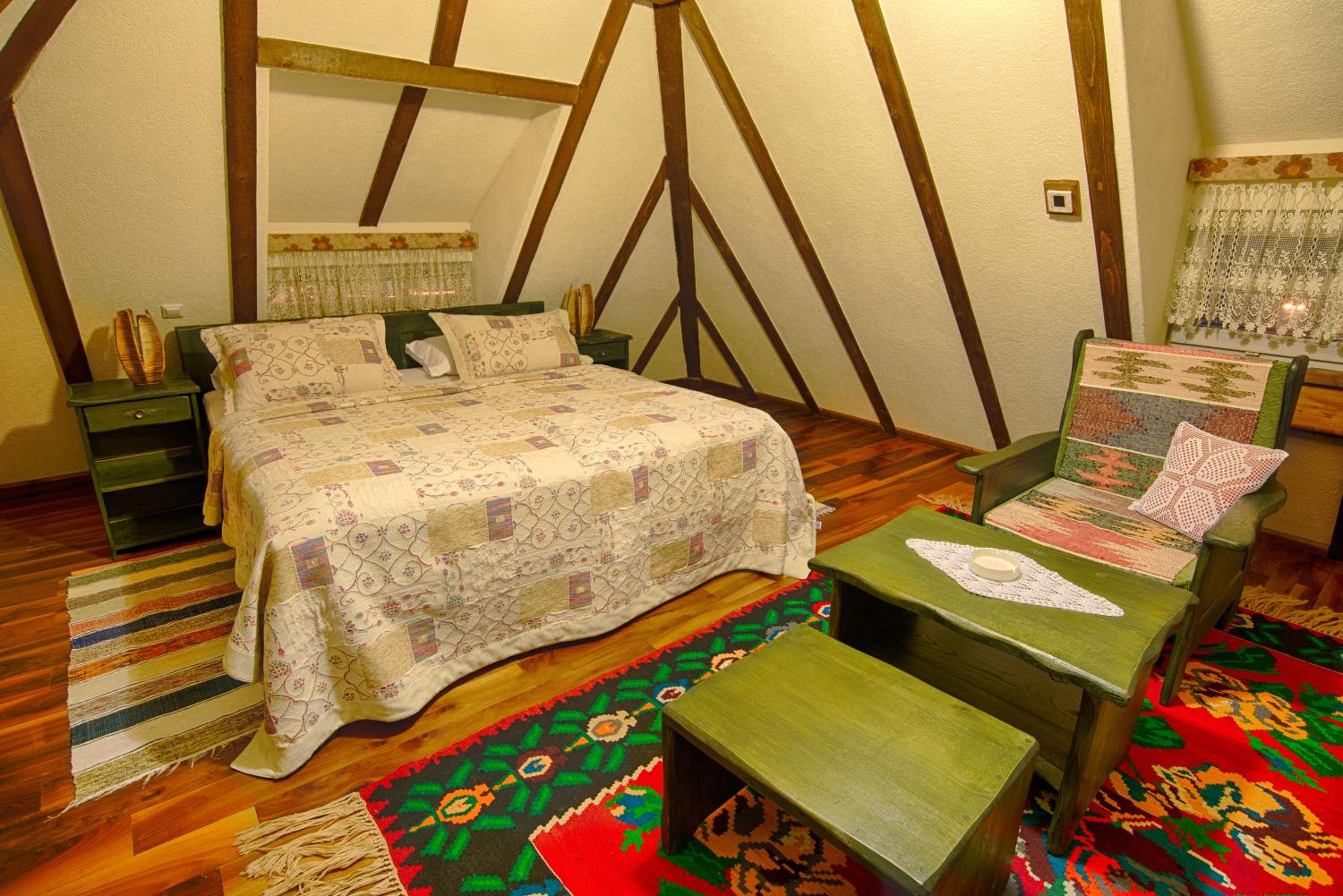 Duplex Suite - Photo 2