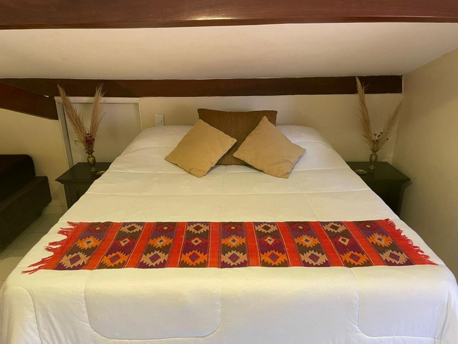 Deluxe Queen Suite - Photo 5